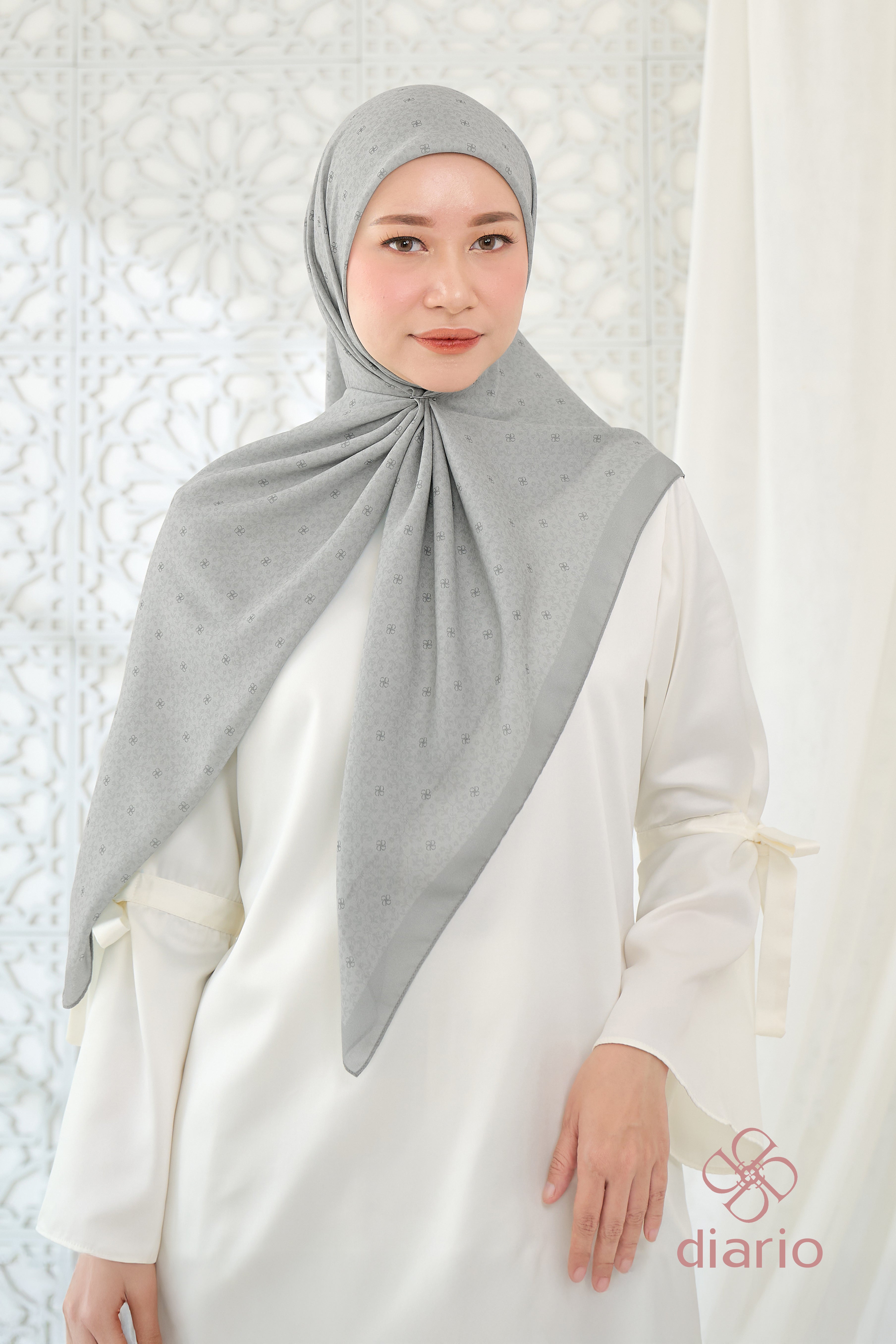 Diario - Ultrafine Naura Scarf Kerudung Segi Empat