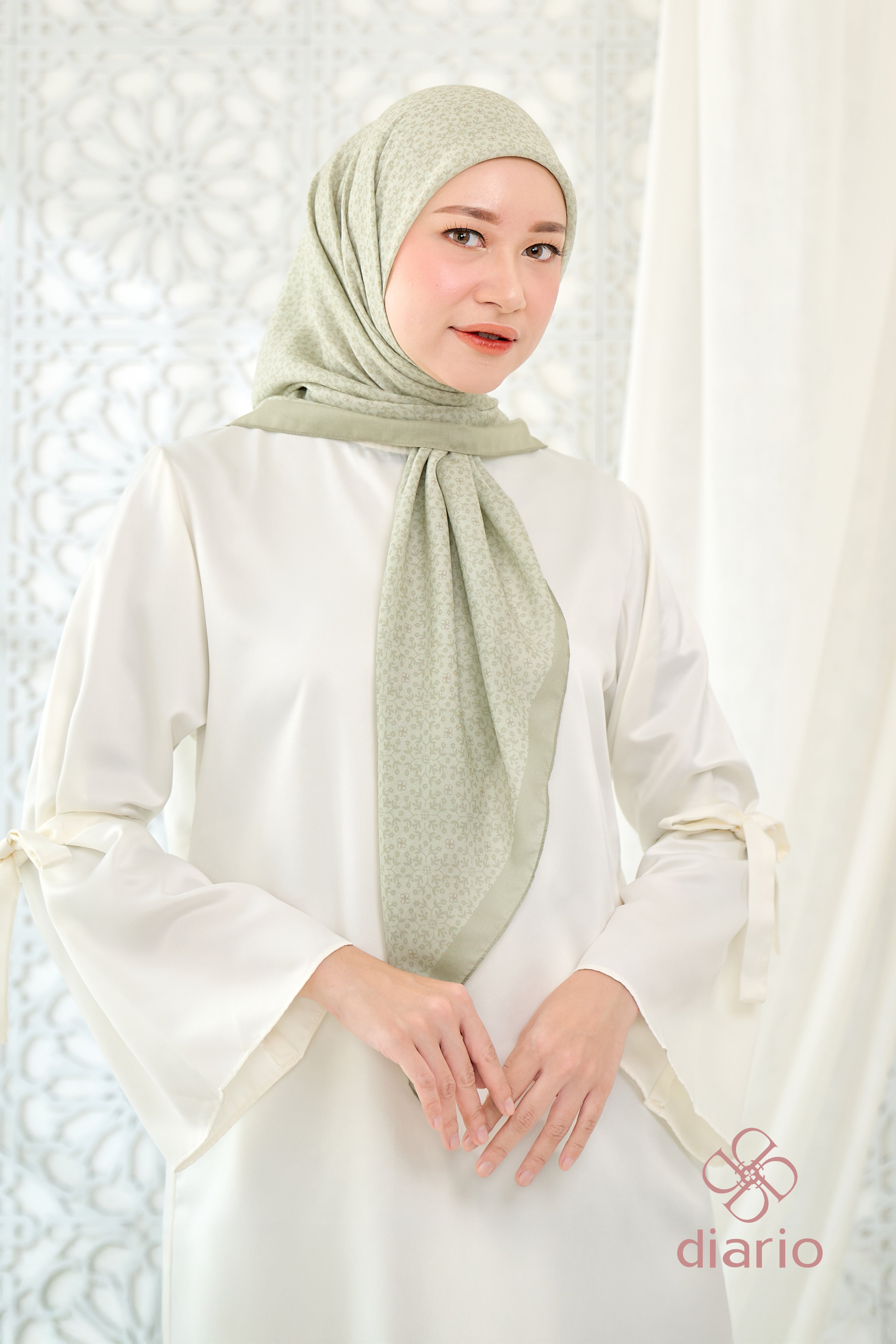 Diario - Ultrafine Naura Scarf Kerudung Segi Empat