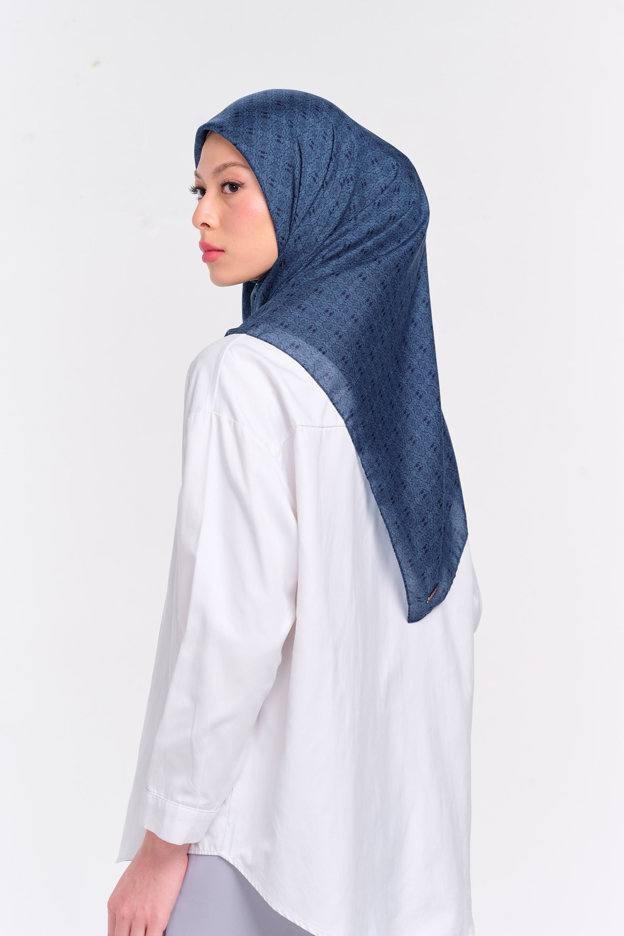 Ultrafine Zea Scarf Kerudung Segi Empat