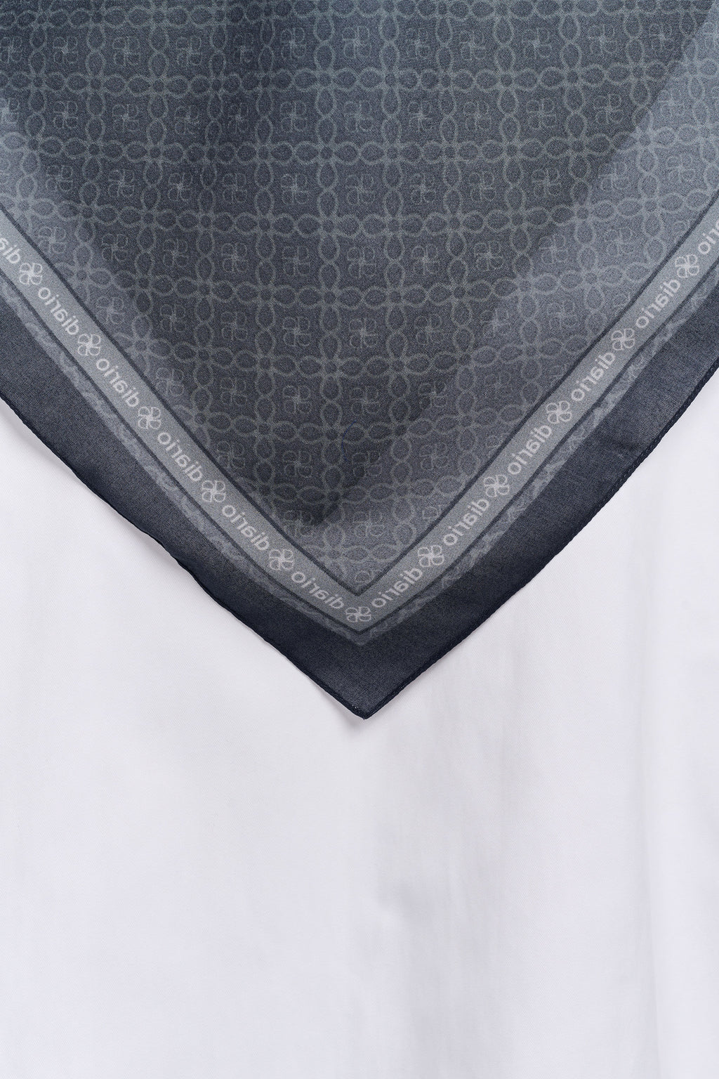 Ultrafine Chelsea Scarf Kerudung Segi Empat