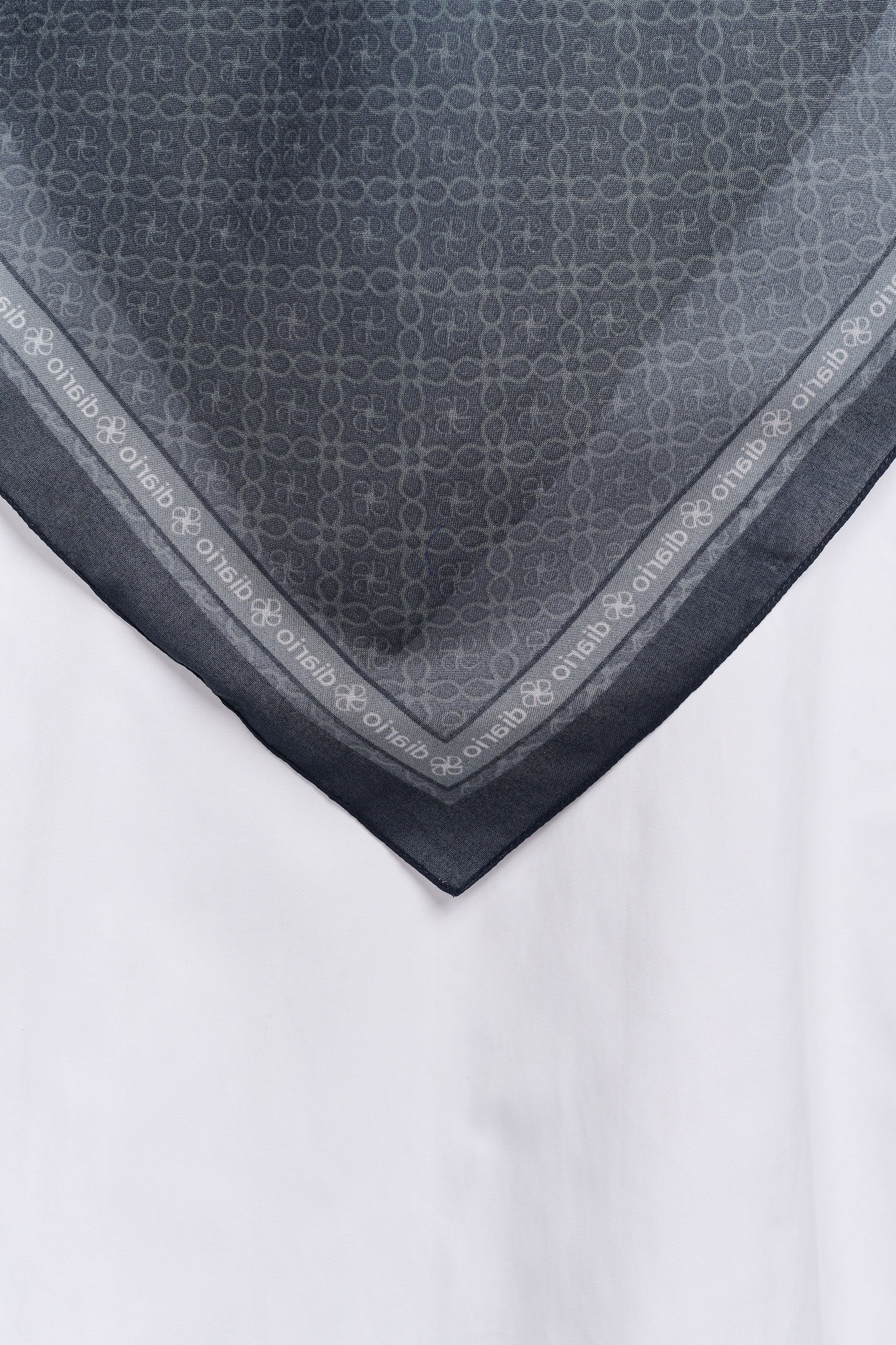 Ultrafine Chelsea Scarf Kerudung Segi Empat