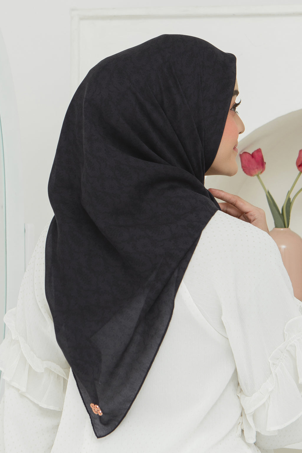 Diario - Ultrafine Adena Scarf Kerudung Segi Empat