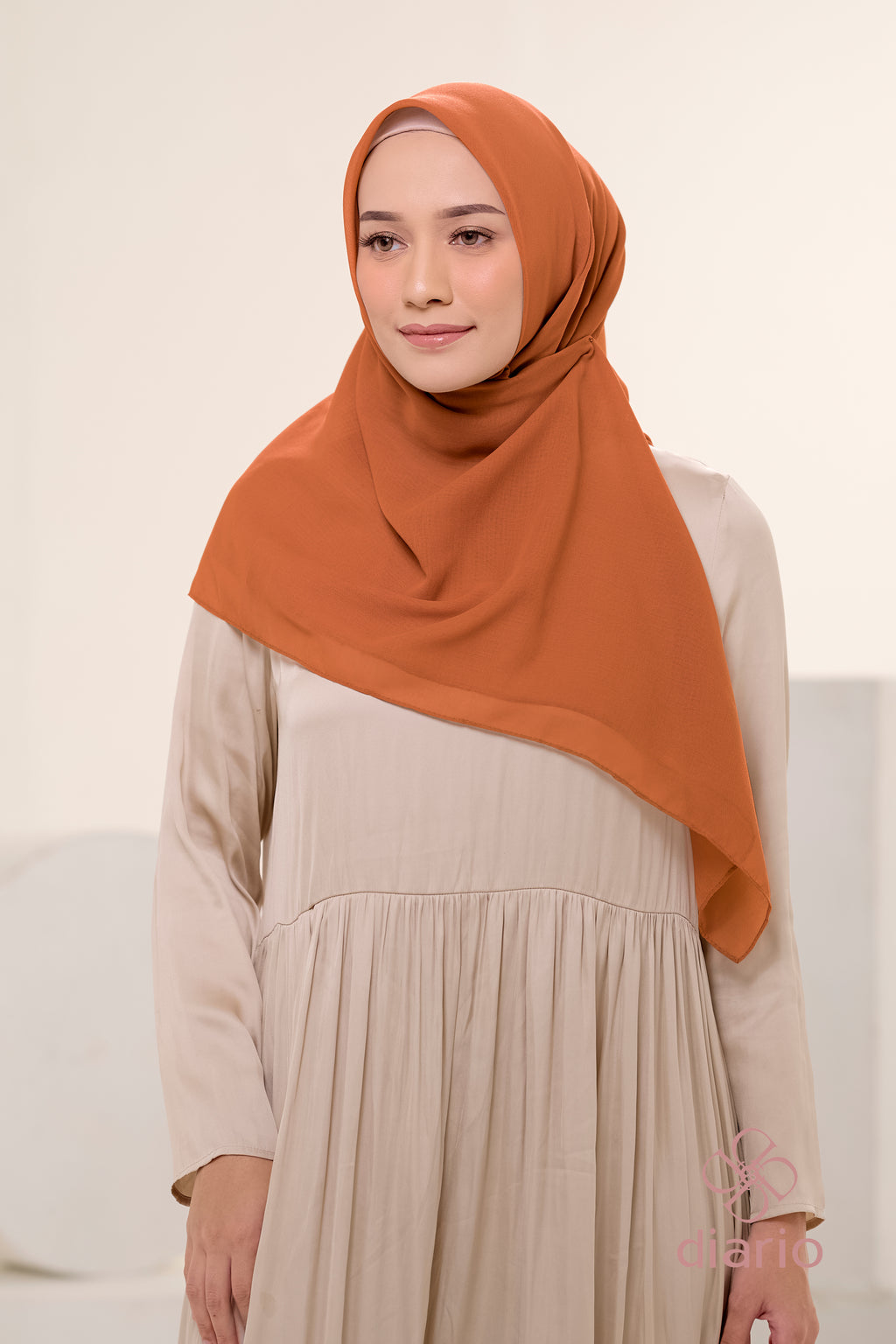 Diario - Kerudung Segi Empat Ultrafine Plain Scarf Voal Orange Series