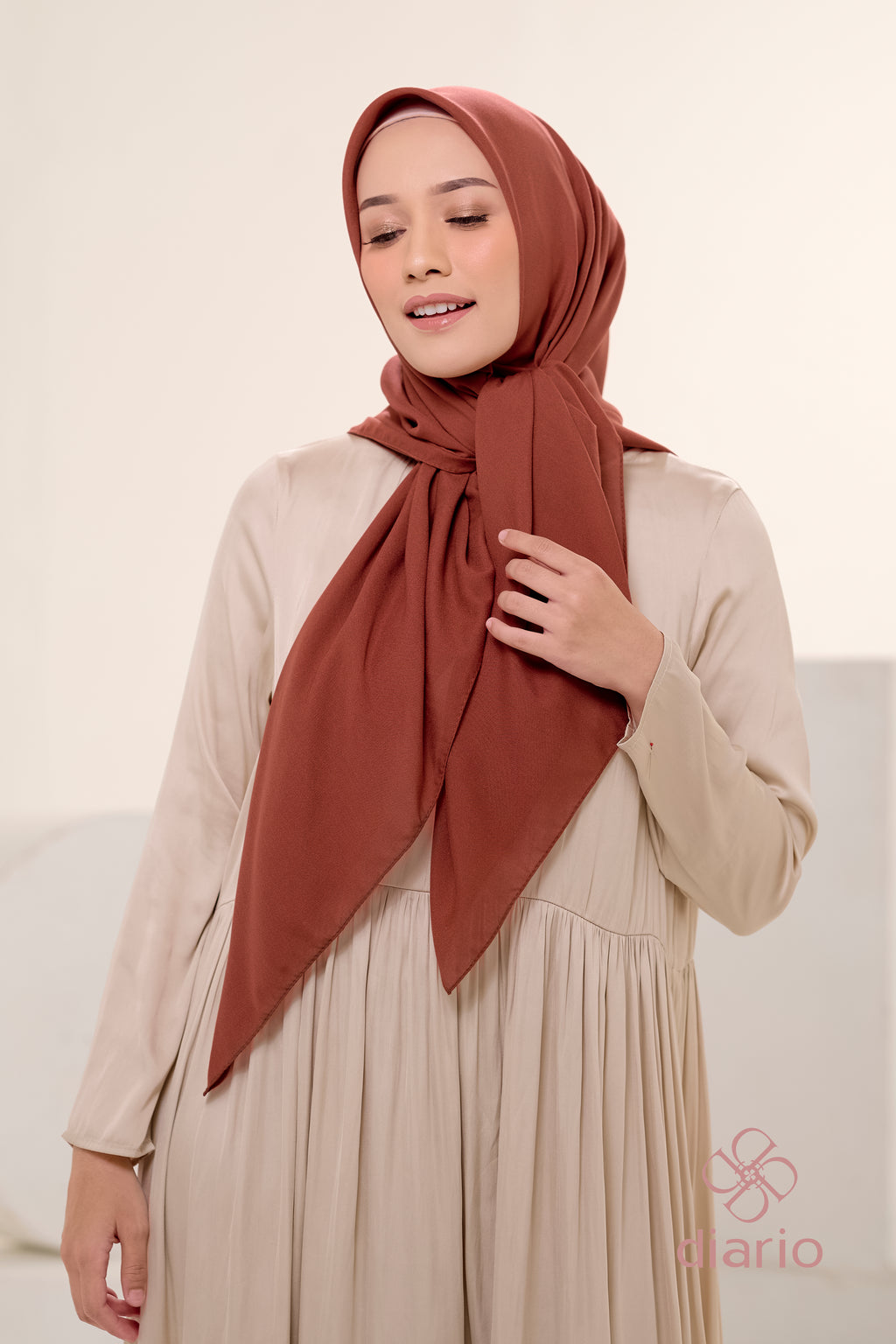 Diario - Kerudung Segi Empat Ultrafine Plain Scarf Voal Orange Series