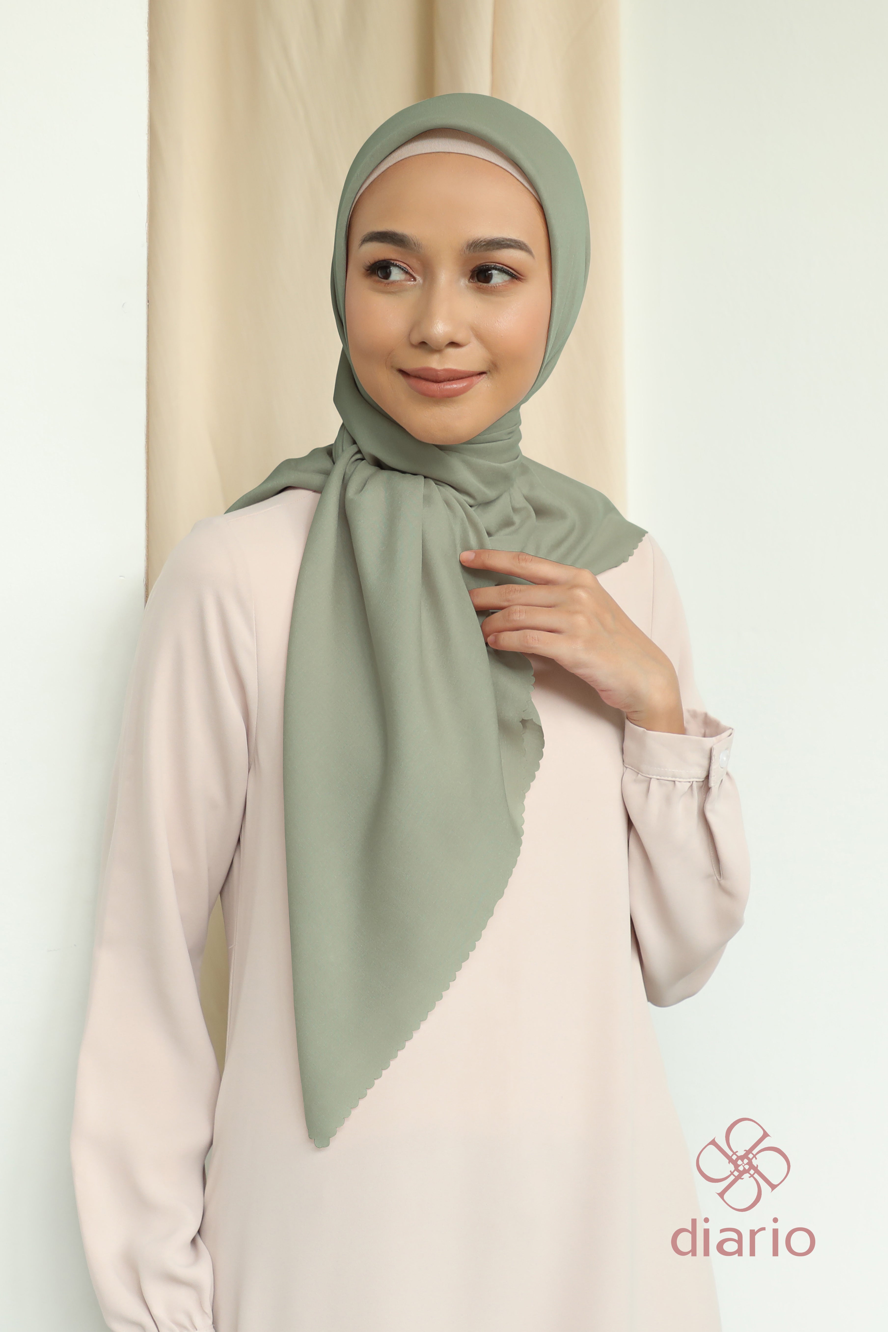 Diario - Kerudung Segi Empat Paris LC Premium Plain