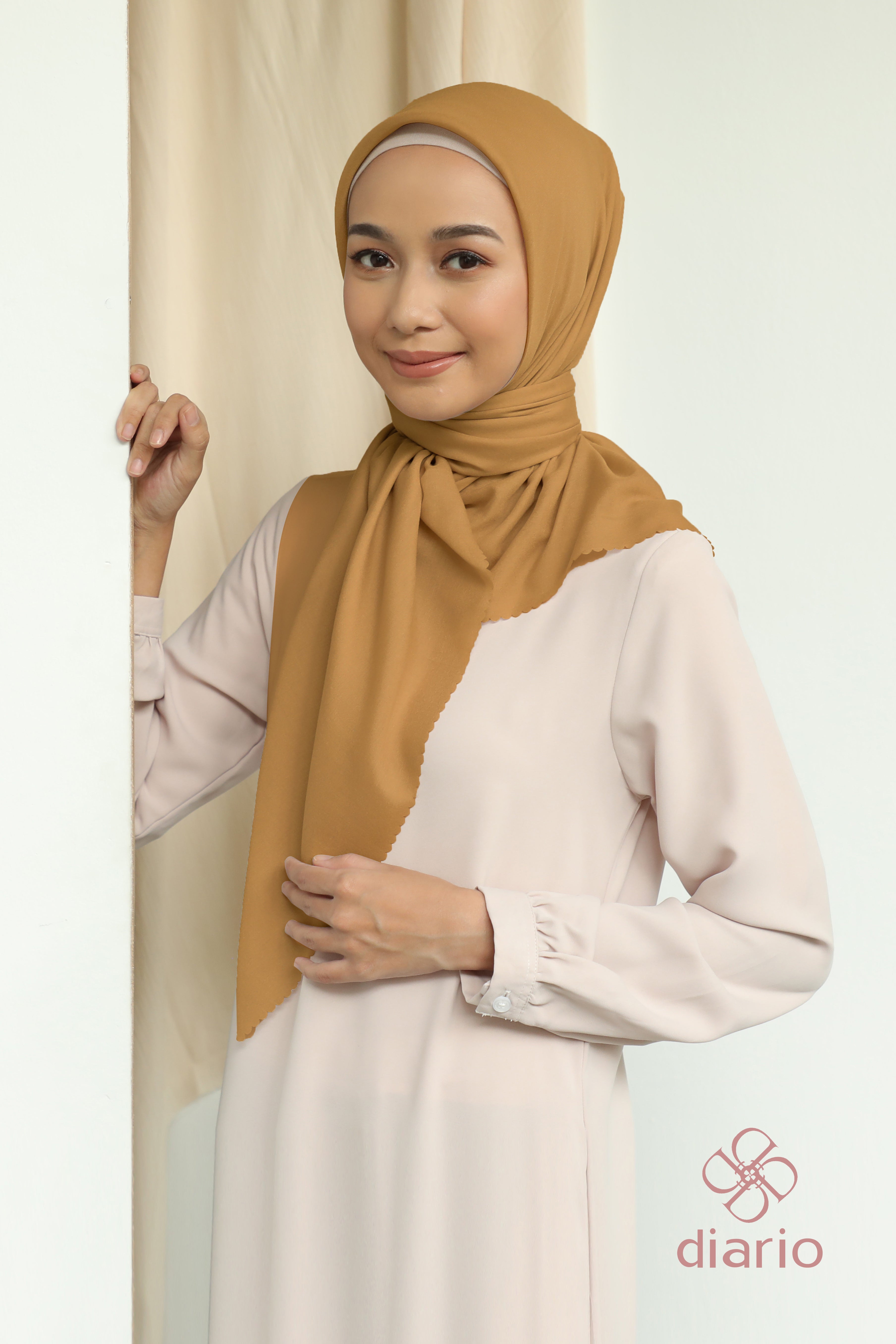 Diario - Kerudung Segi Empat Paris LC Premium Plain