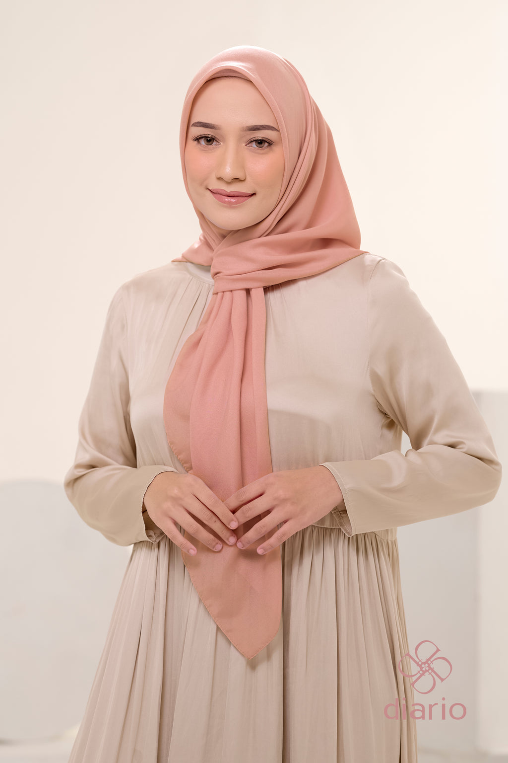 Diario - Kerudung Segi Empat Ultrafine Plain Scarf Voal Pink Series