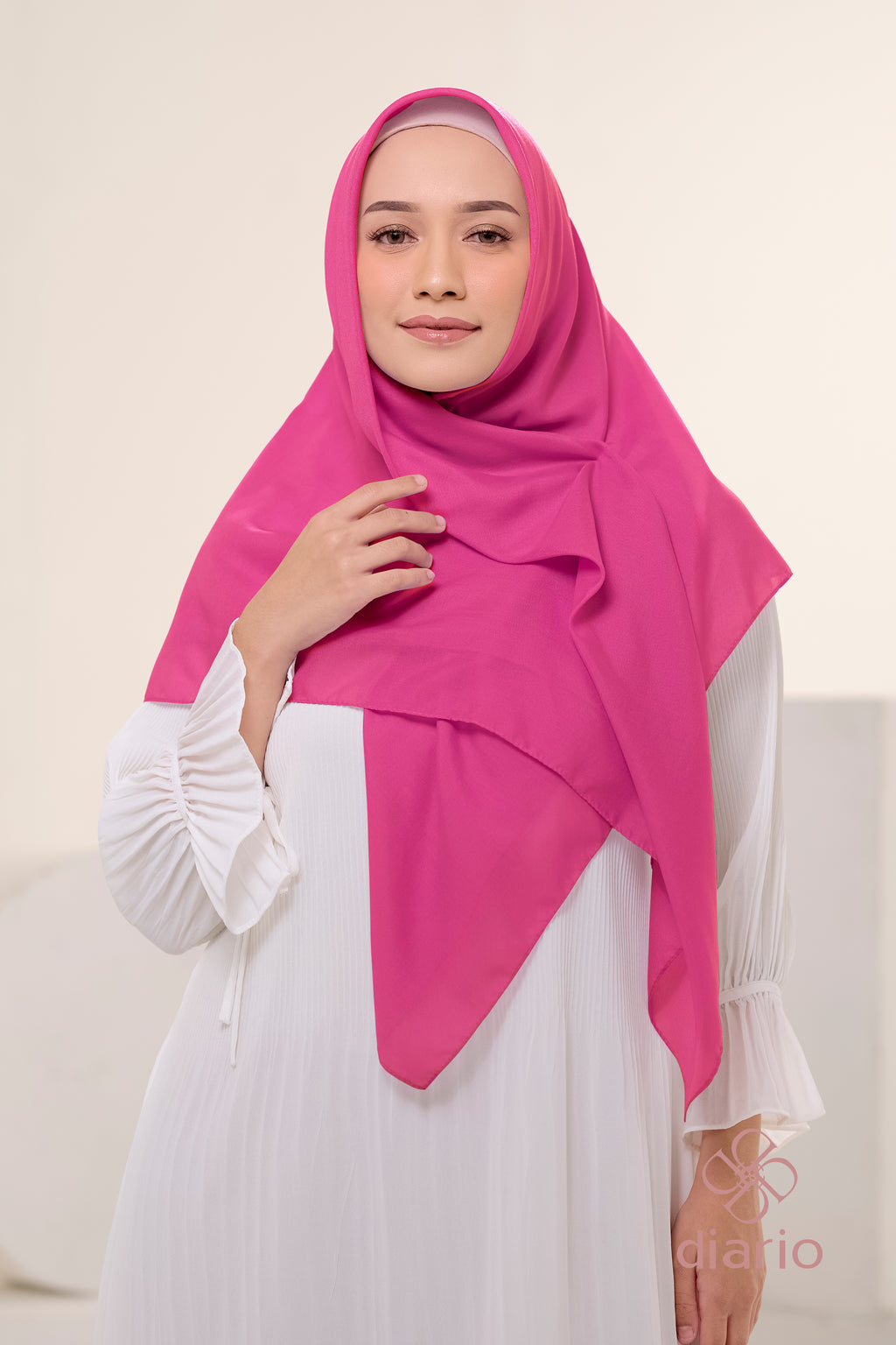 Diario - Kerudung Segi Empat Ultrafine Plain Scarf Voal Pink Series