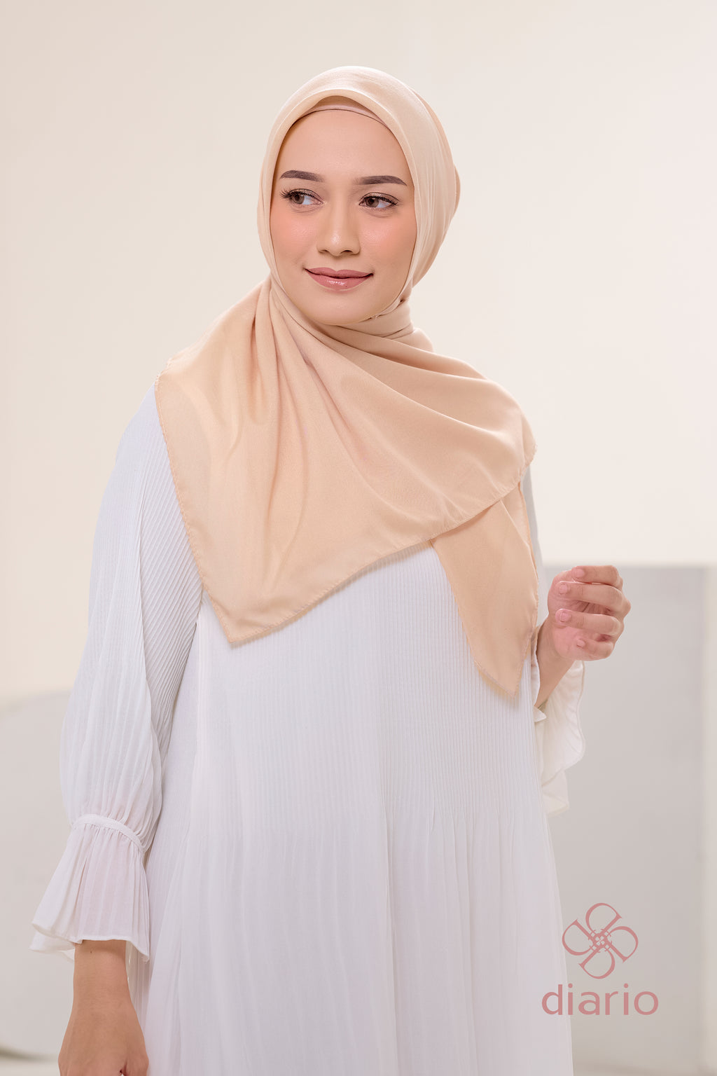 Diario - Kerudung Segi Empat Ultrafine Plain Scarf Voal Pink Series