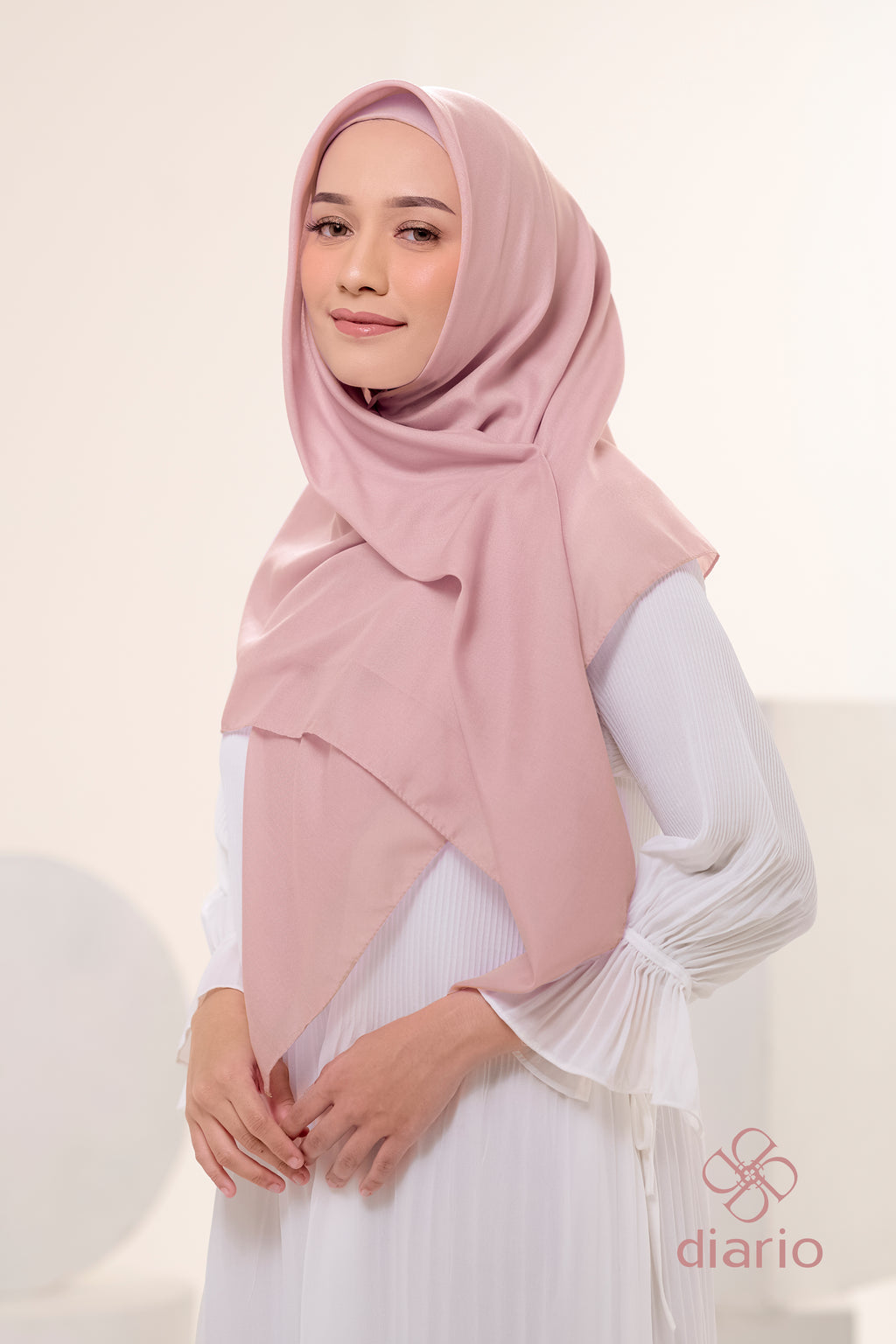 Diario - Kerudung Segi Empat Ultrafine Plain Scarf Voal Pink Series