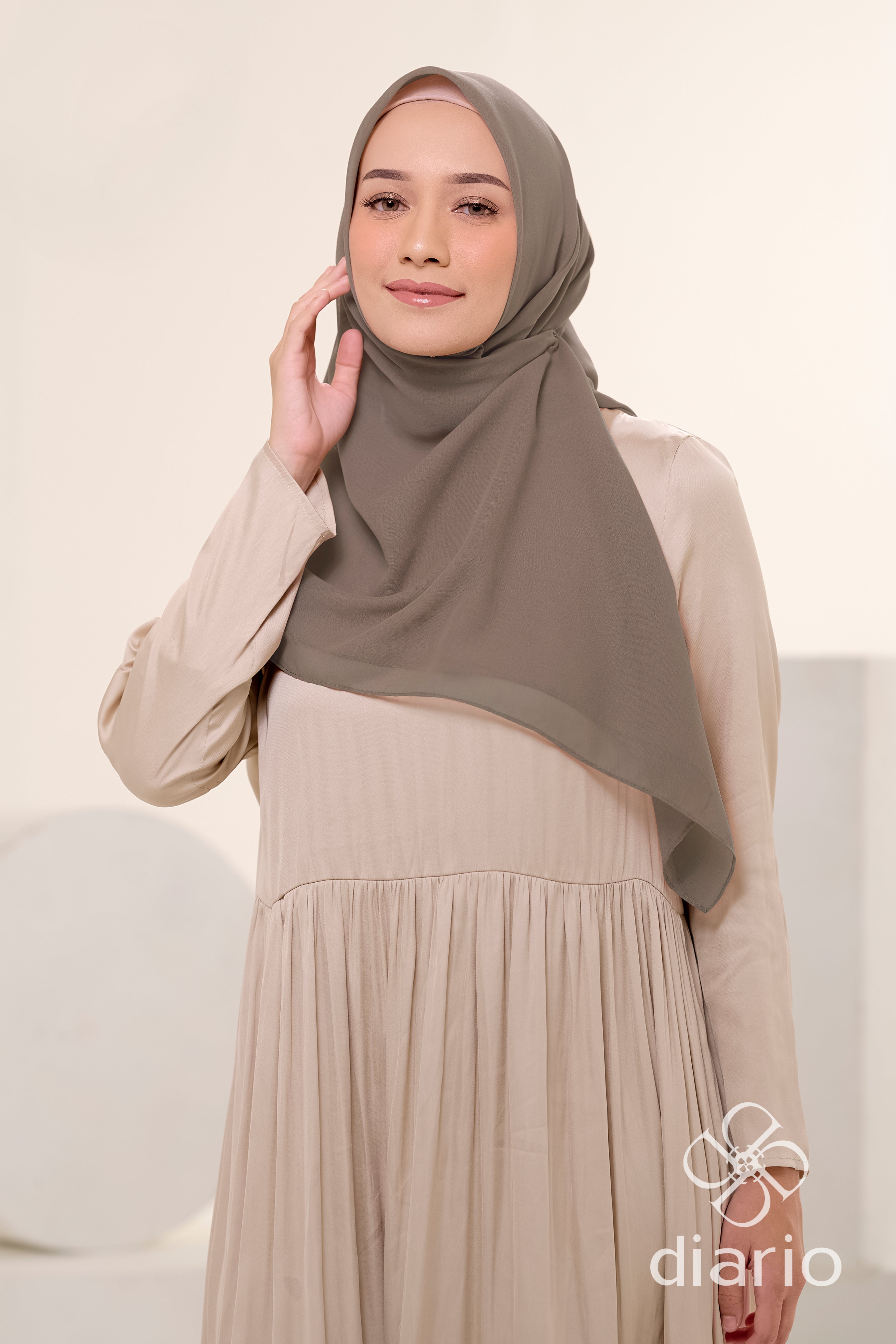 Diario - Kerudung Segi Empat Ultrafine Plain Scarf Voal Nude Series