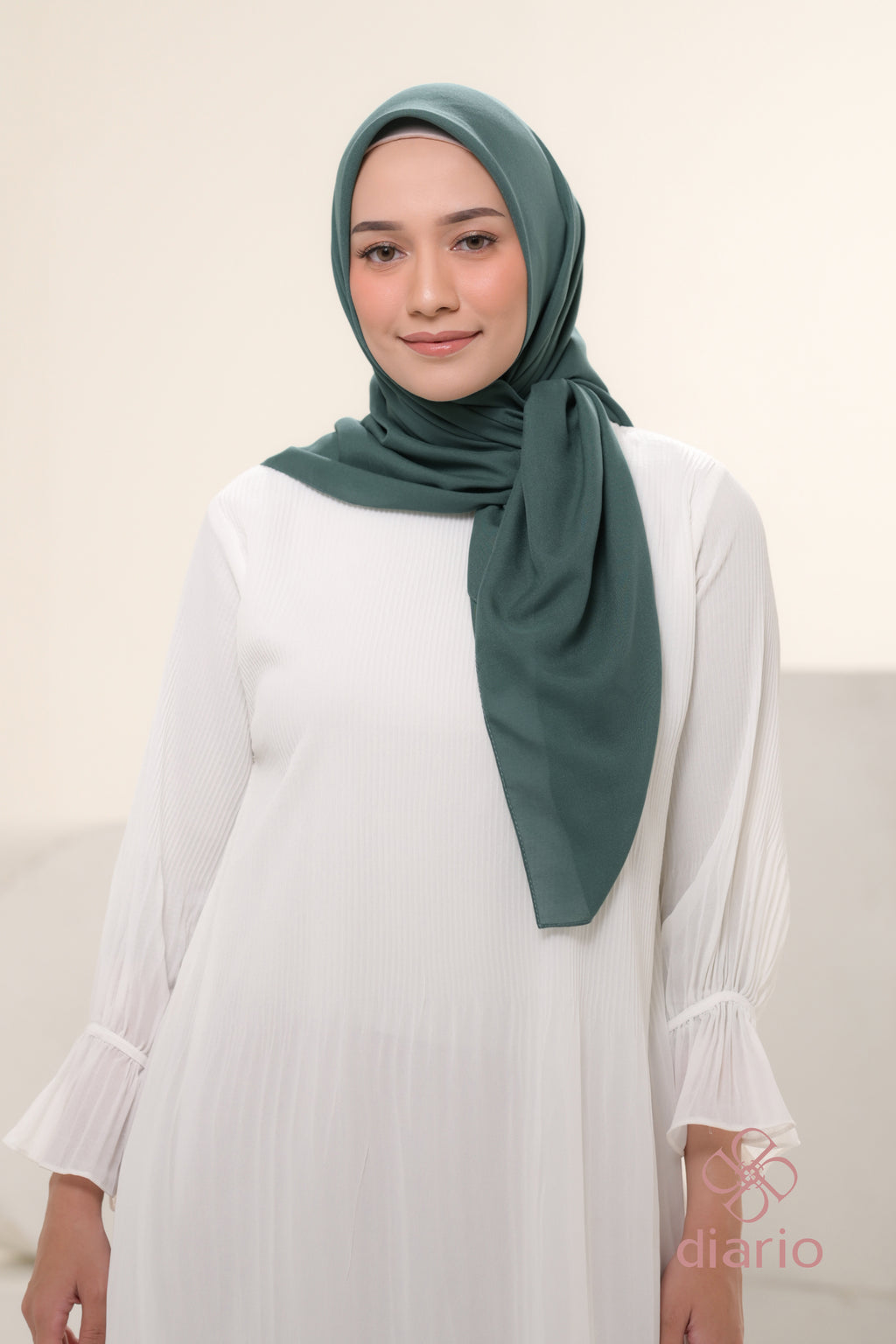 Diario - Kerudung Segi Empat Ultrafine Plain Scarf Voal Green Series