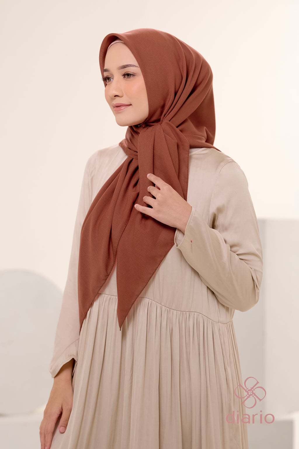 Diario - Kerudung Segi Empat Ultrafine Plain Scarf Voal Orange Series