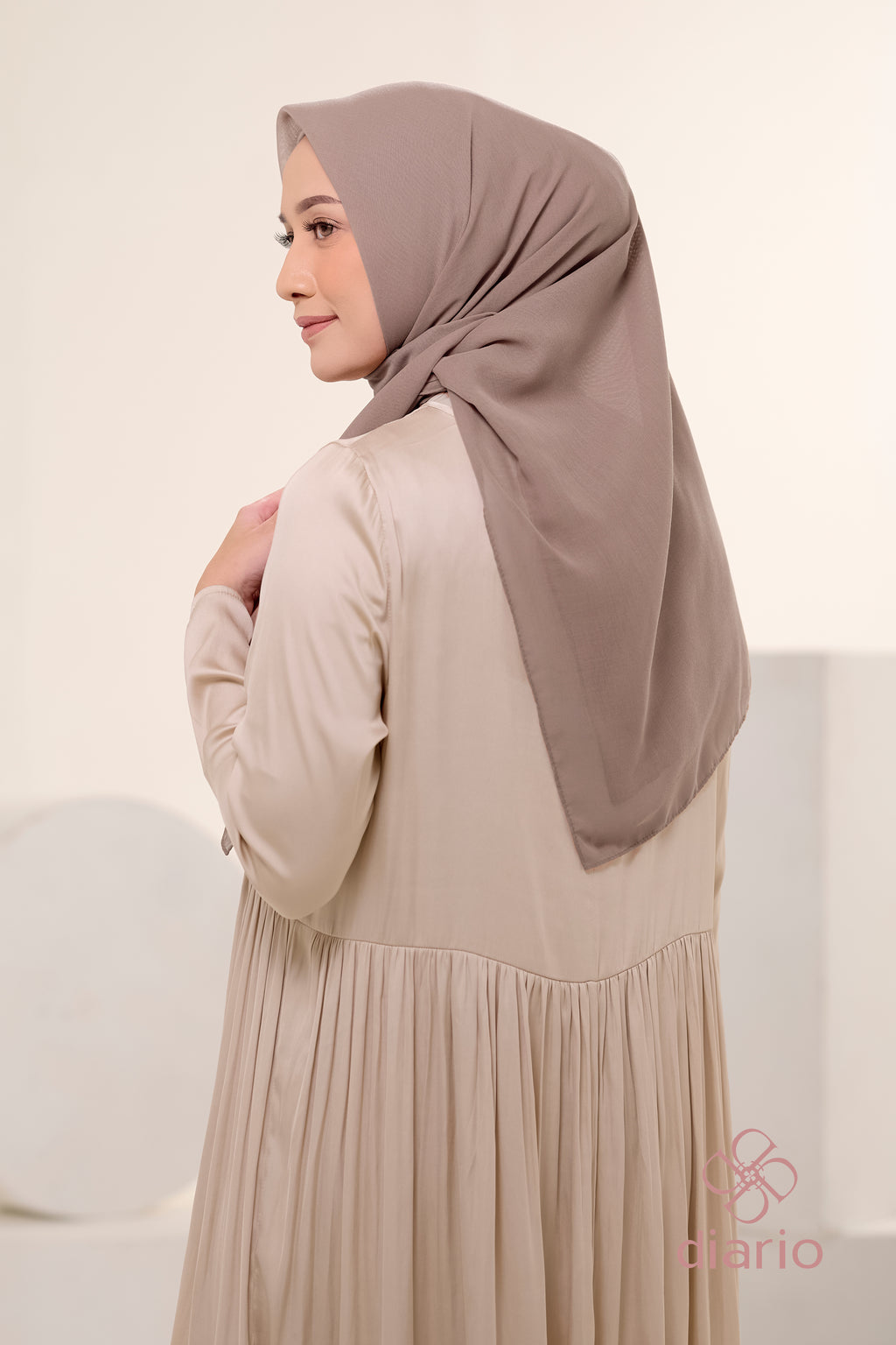 Diario - Kerudung Segi Empat Ultrafine Plain Scarf Voal Nude Series