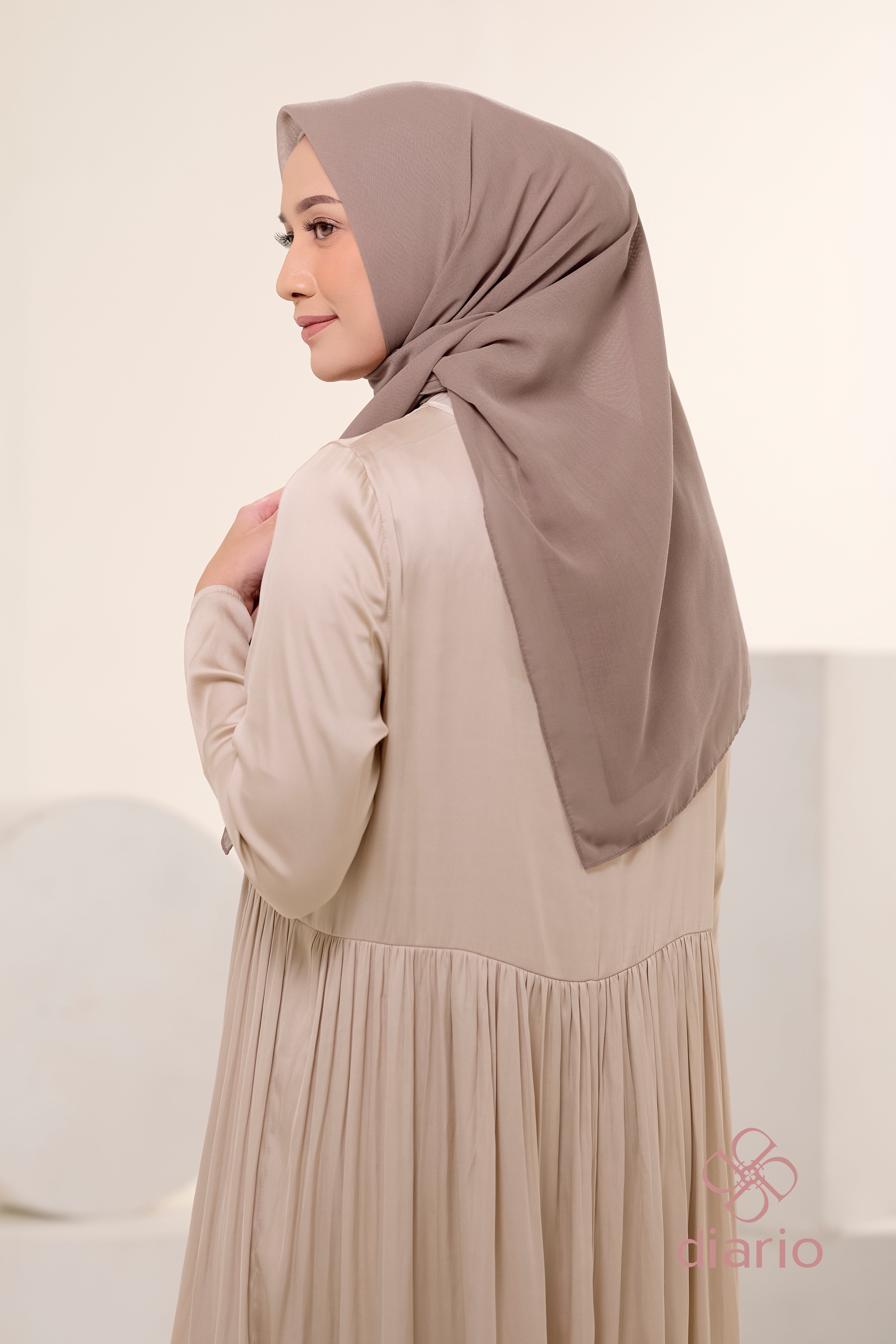 Diario - Kerudung Segi Empat Ultrafine Plain Scarf Voal Nude Series