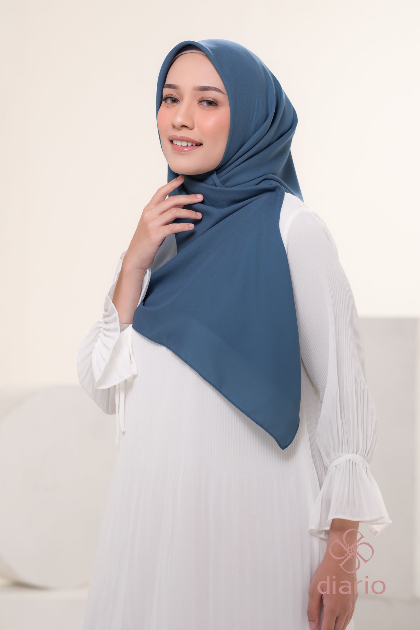 Diario - Kerudung Segi Empat Ultrafine Plain Scarf Voal Blue Series