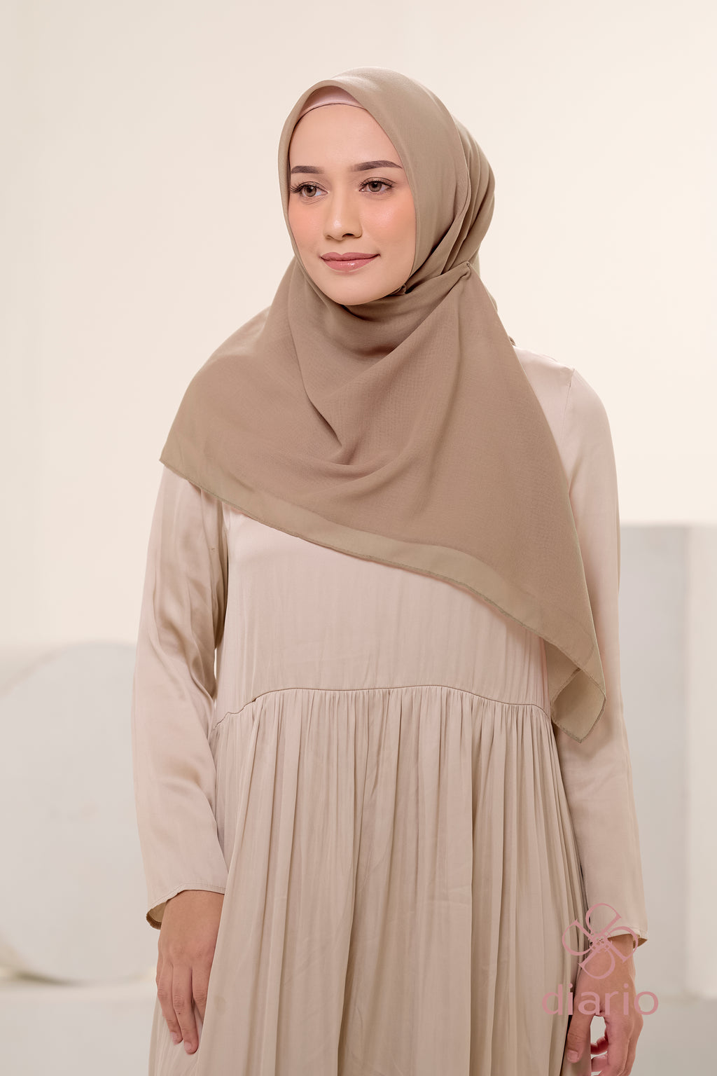 Diario - Kerudung Segi Empat Ultrafine Plain Scarf Voal Nude Series