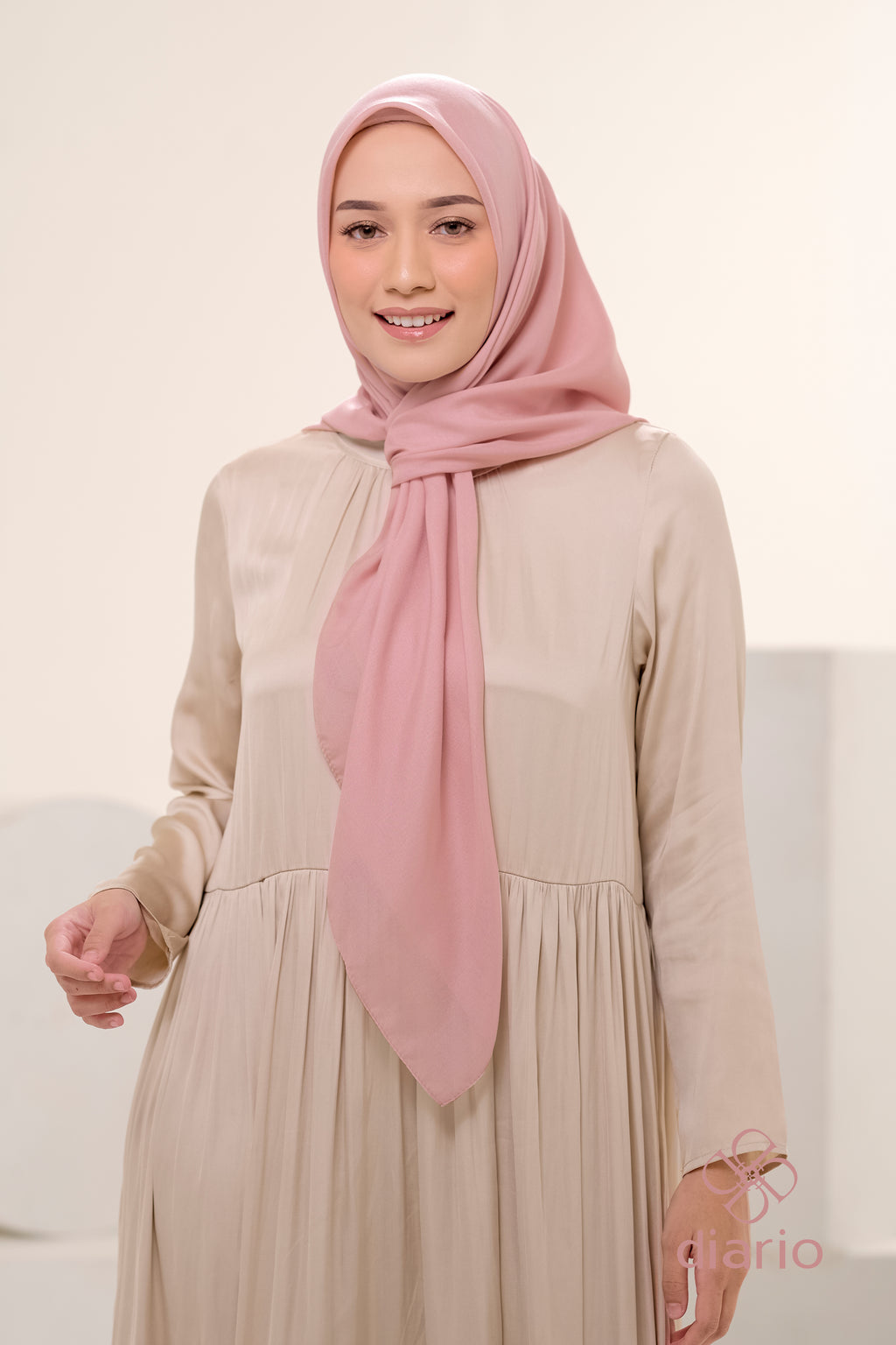 Diario - Kerudung Segi Empat Ultrafine Plain Scarf Voal Pink Series