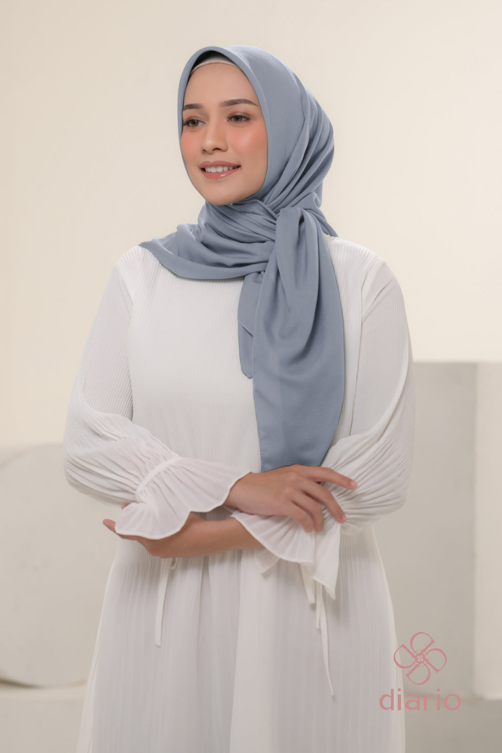 Diario - Kerudung Segi Empat Ultrafine Plain Scarf Grey Series