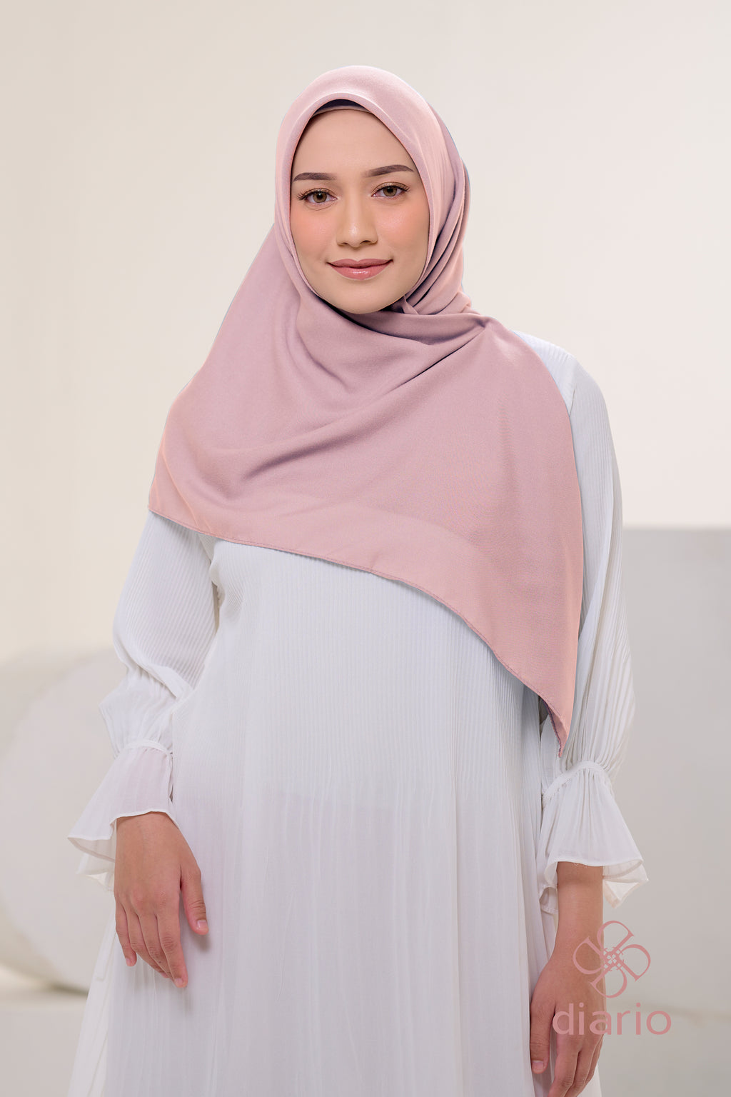 Diario - Kerudung Segi Empat Ultrafine Plain Scarf Voal Pink Series