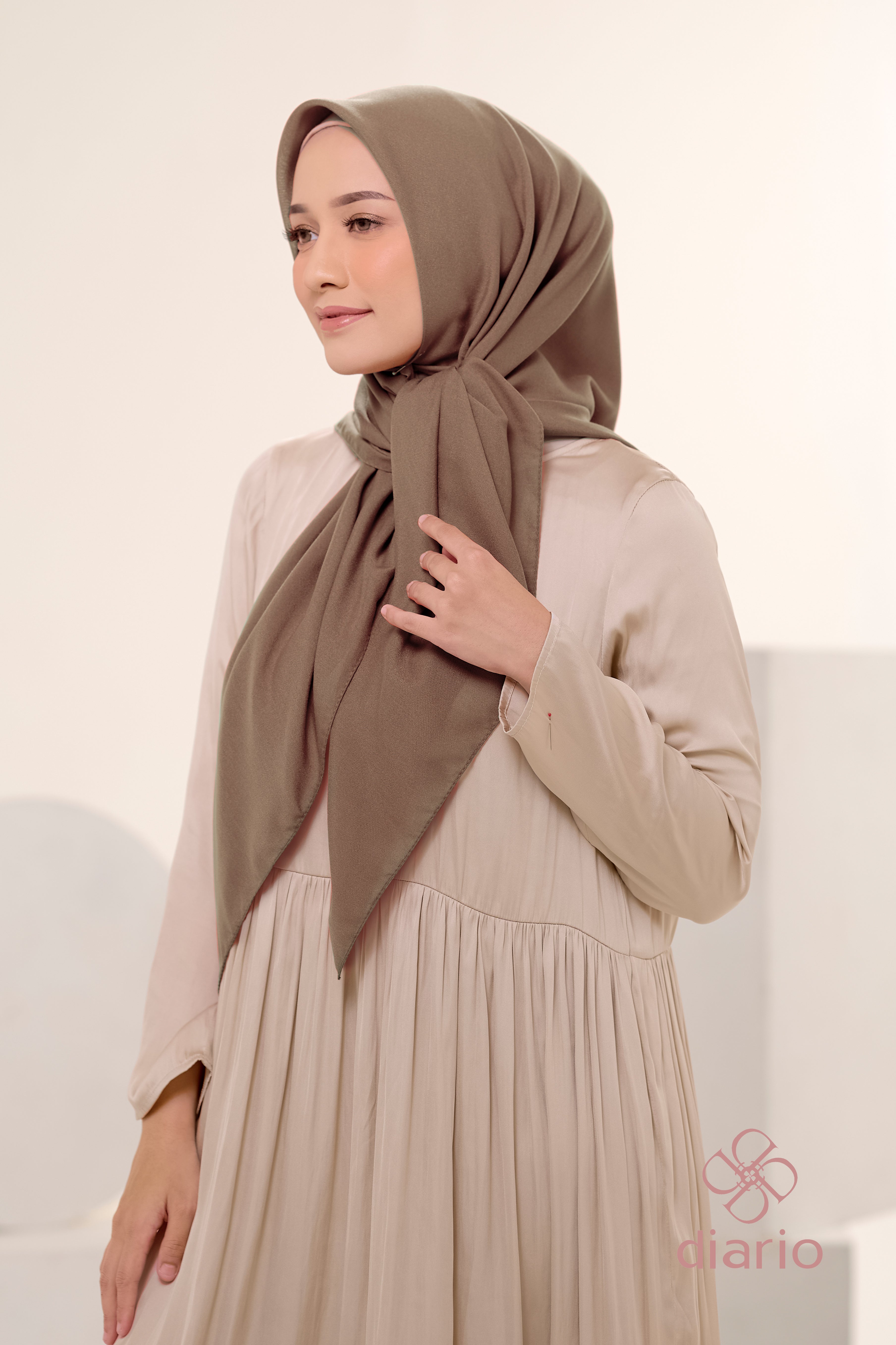 Diario - Kerudung Segi Empat Ultrafine Plain Scarf Voal Nude Series