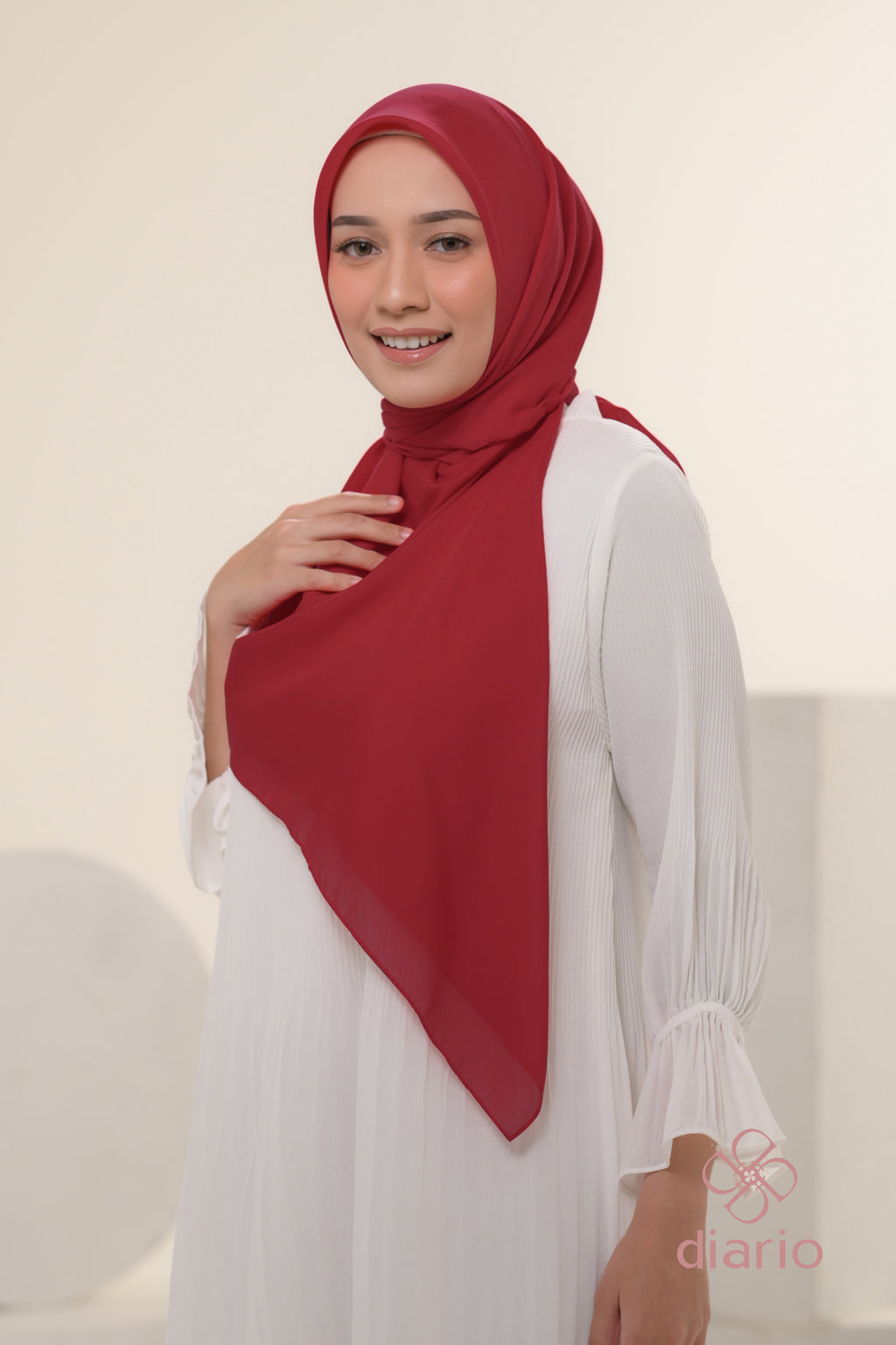 Diario - Kerudung Segi Empat Ultrafine Plain Scarf Voal Red Series
