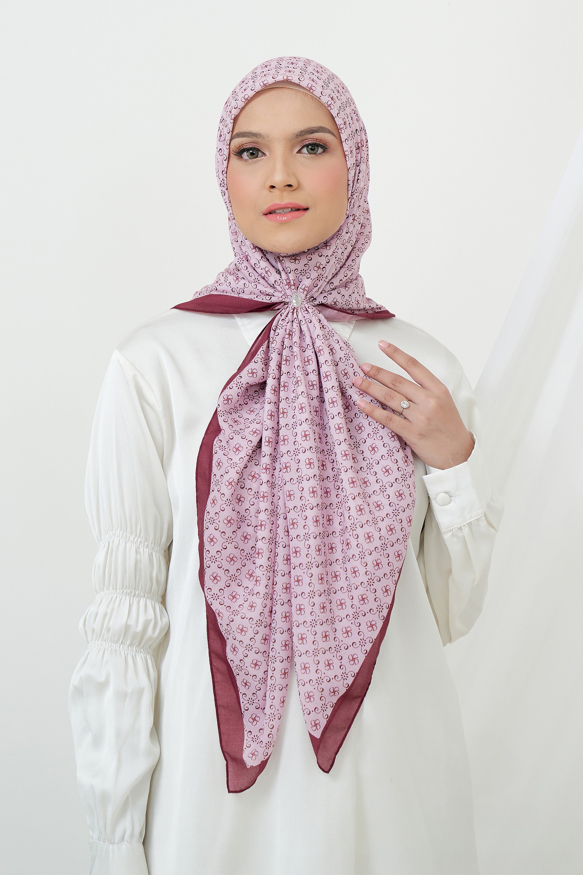 Ultrafine Riana Scarf Kerudung Segi Empat