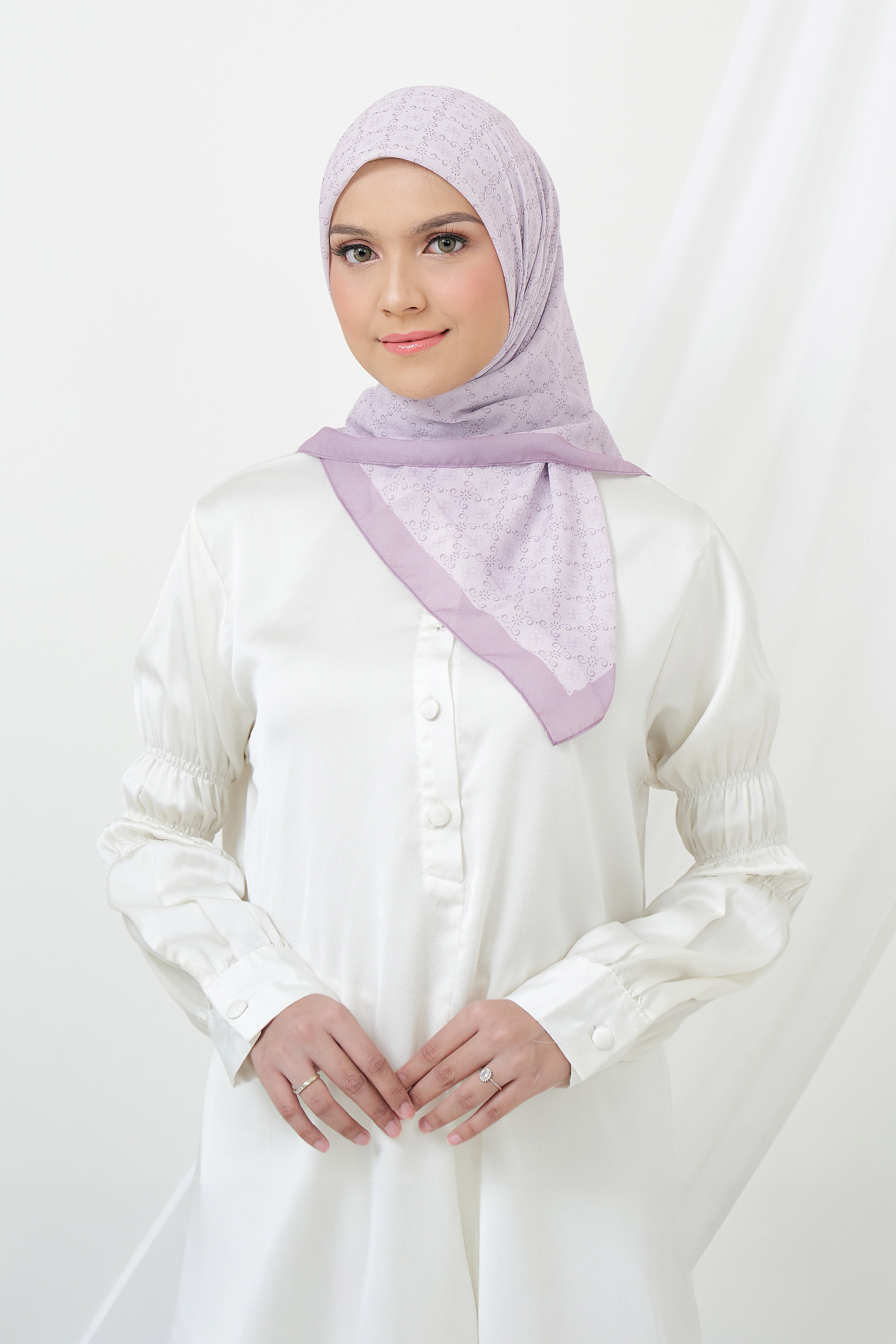 Ultrafine Riana Scarf Kerudung Segi Empat