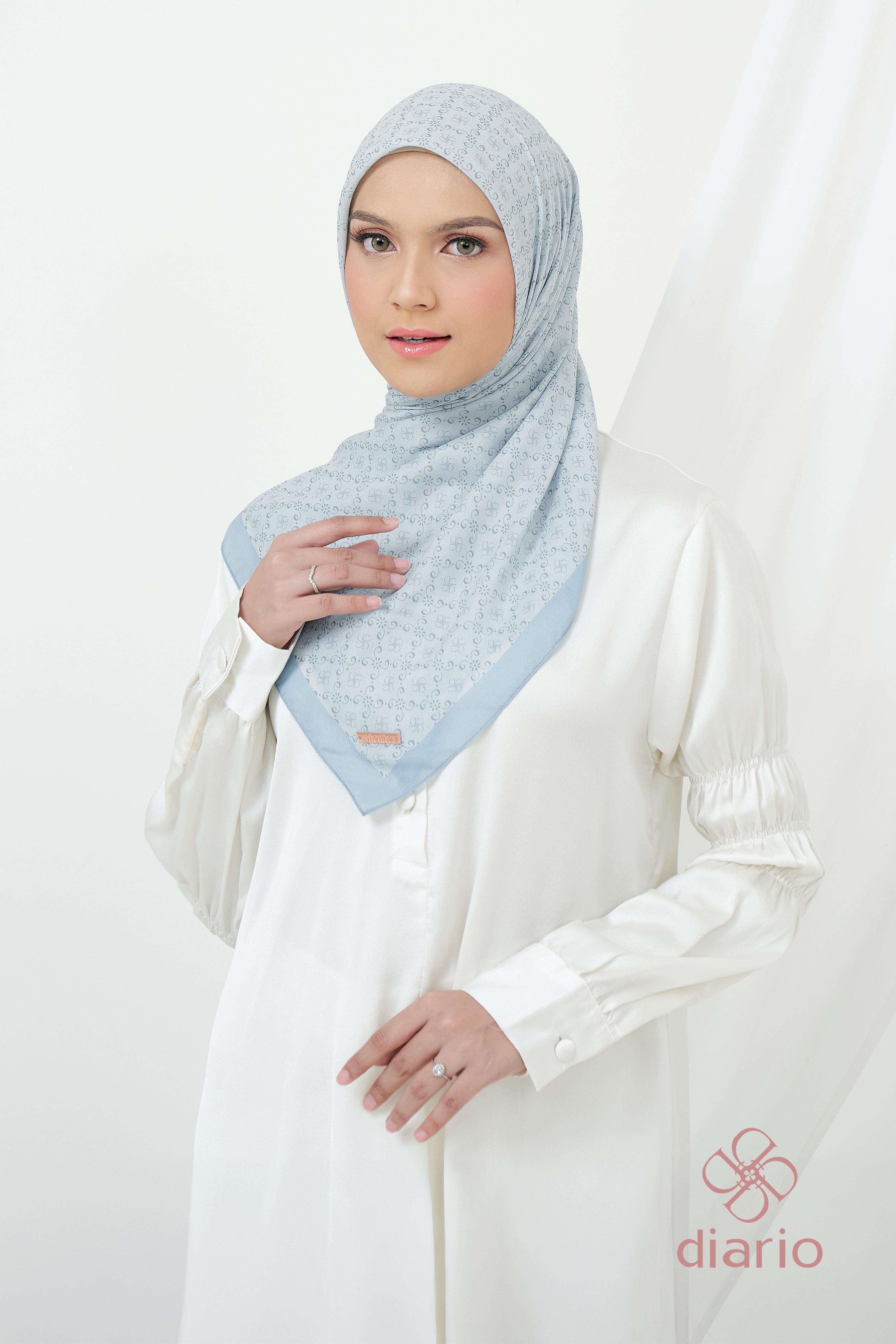 Diario - Ultrafine Riana Scarf Kerudung Segi Empat