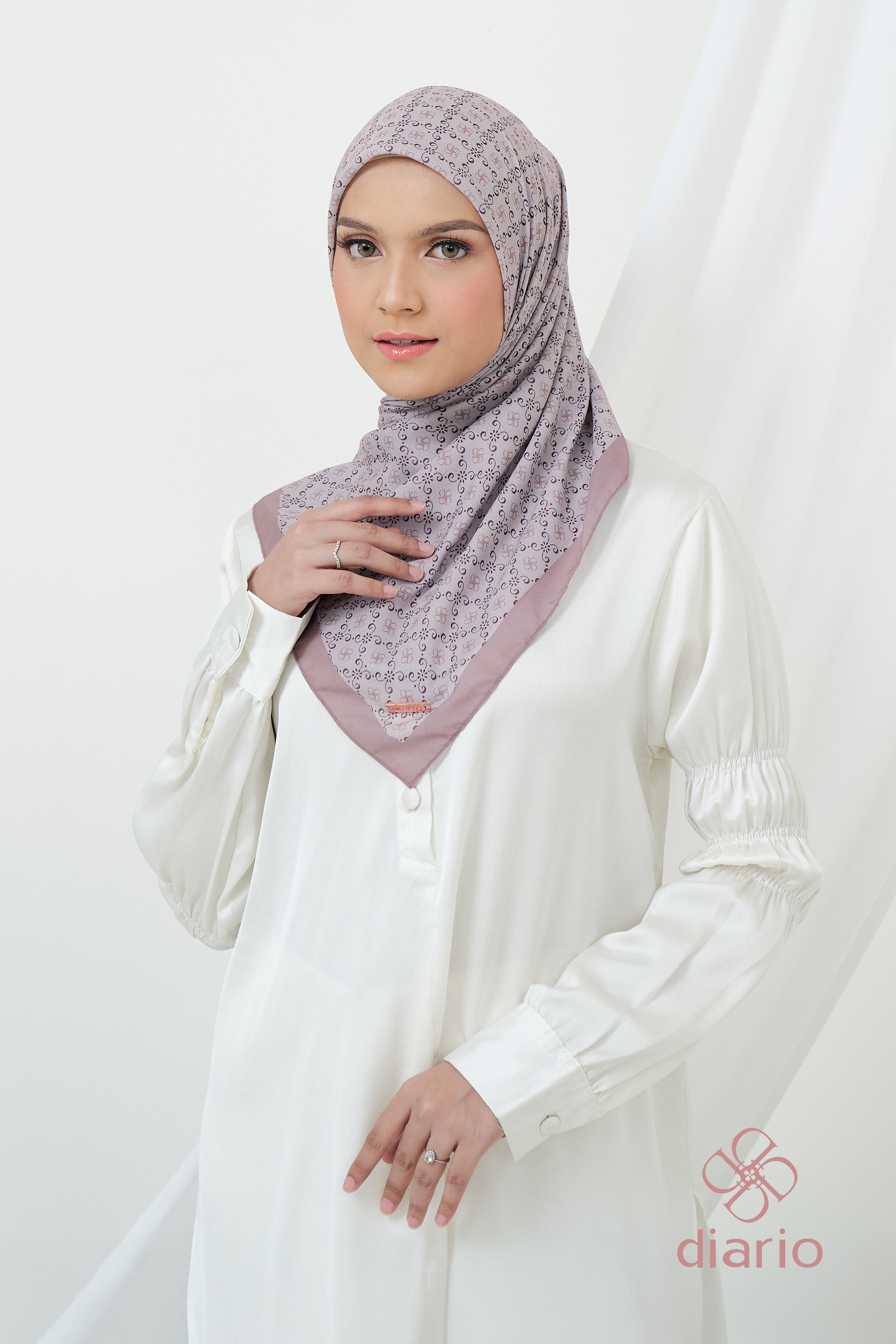 Diario - Ultrafine Riana Scarf Kerudung Segi Empat