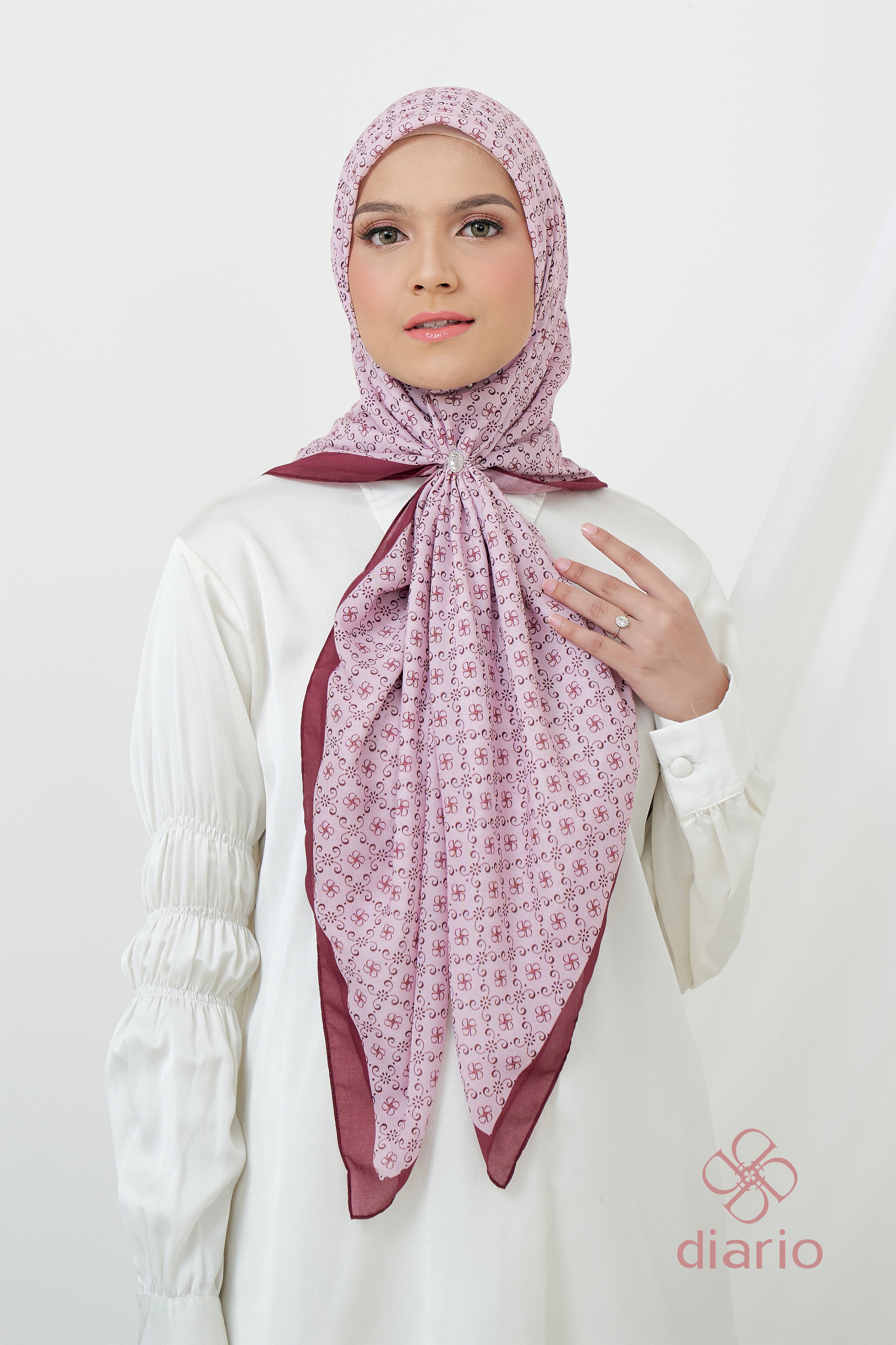 Diario - Ultrafine Riana Scarf Kerudung Segi Empat
