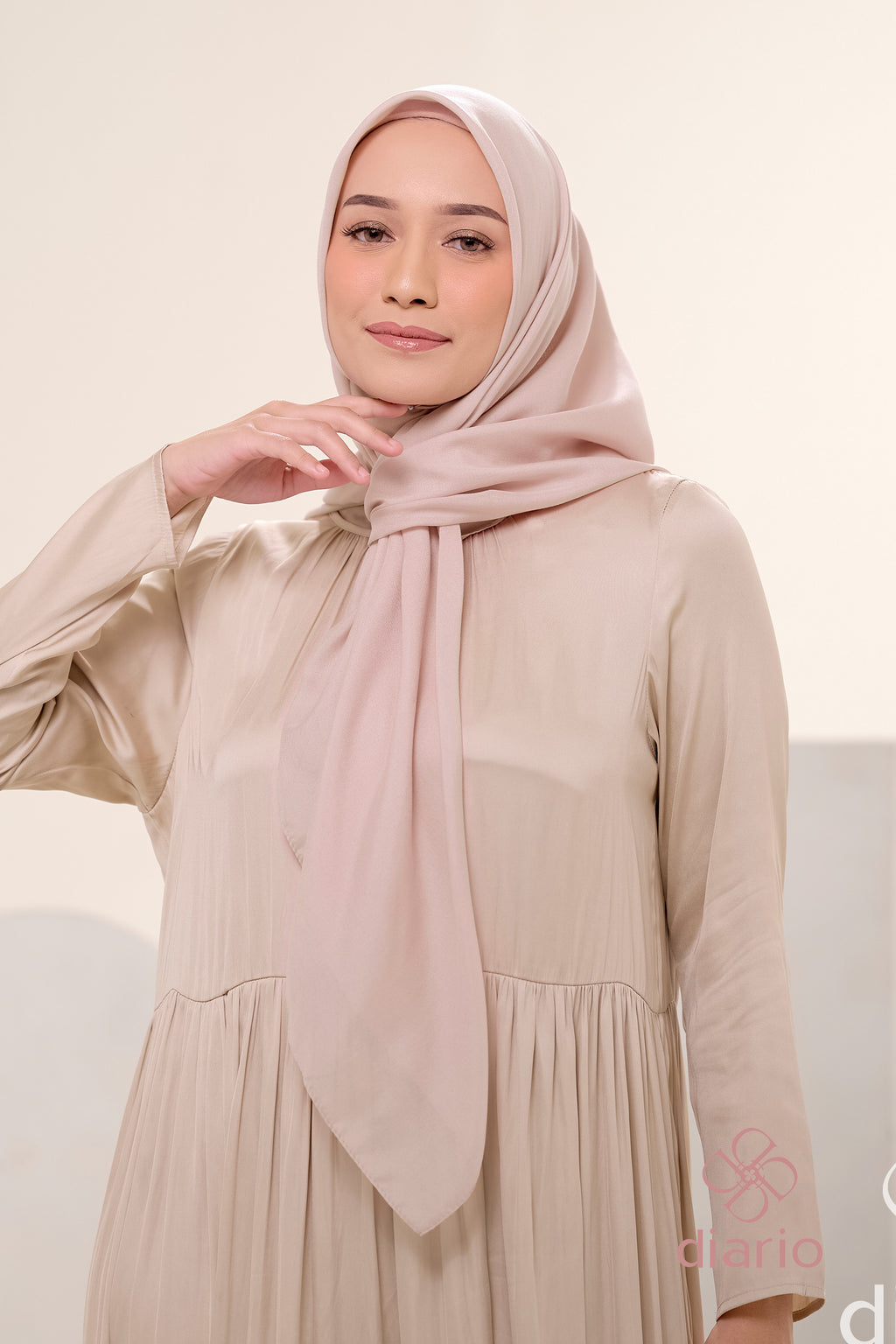 Diario - Kerudung Segi Empat Sahara Plain Scarf