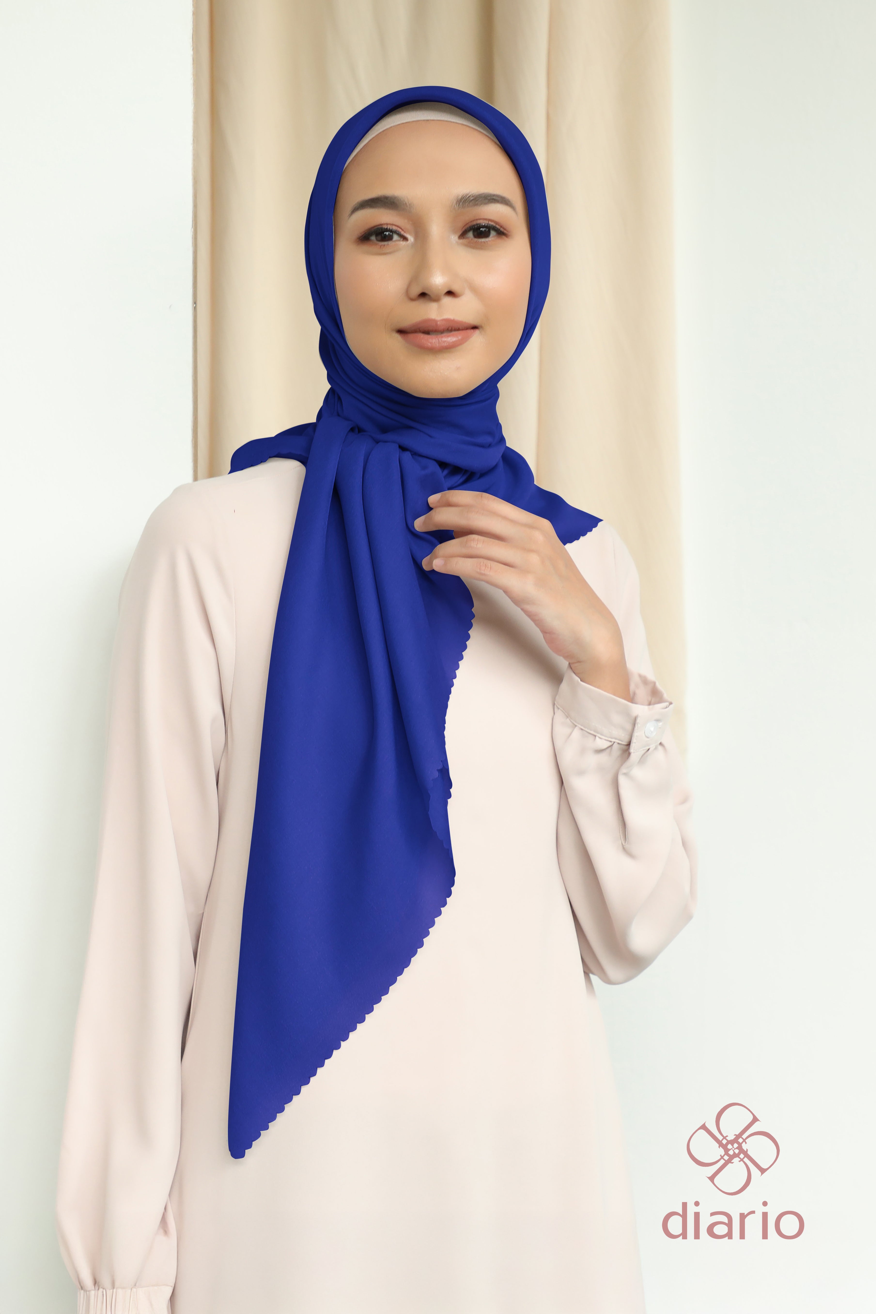 Diario - Kerudung Segi Empat Sahara LC Plain Scarf