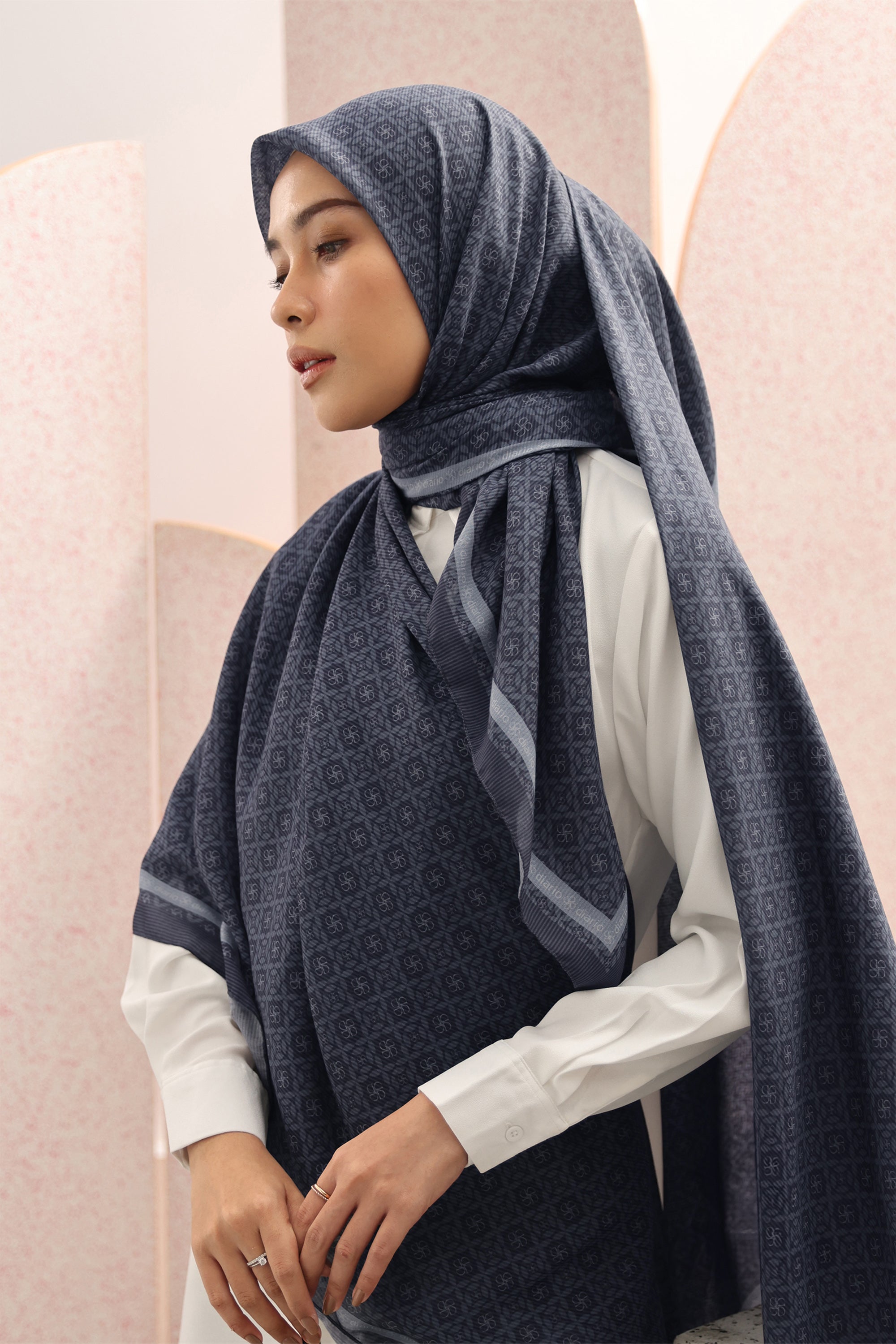 Ultrafine Saskia Scarf Kerudung Segi Empat