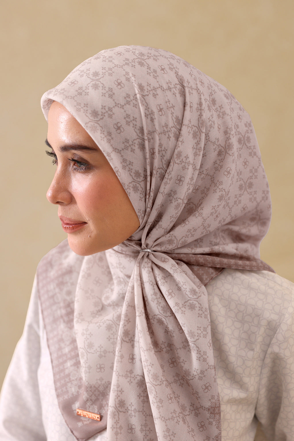 Ultrafine Gianna Scarf Kerudung Segi Empat