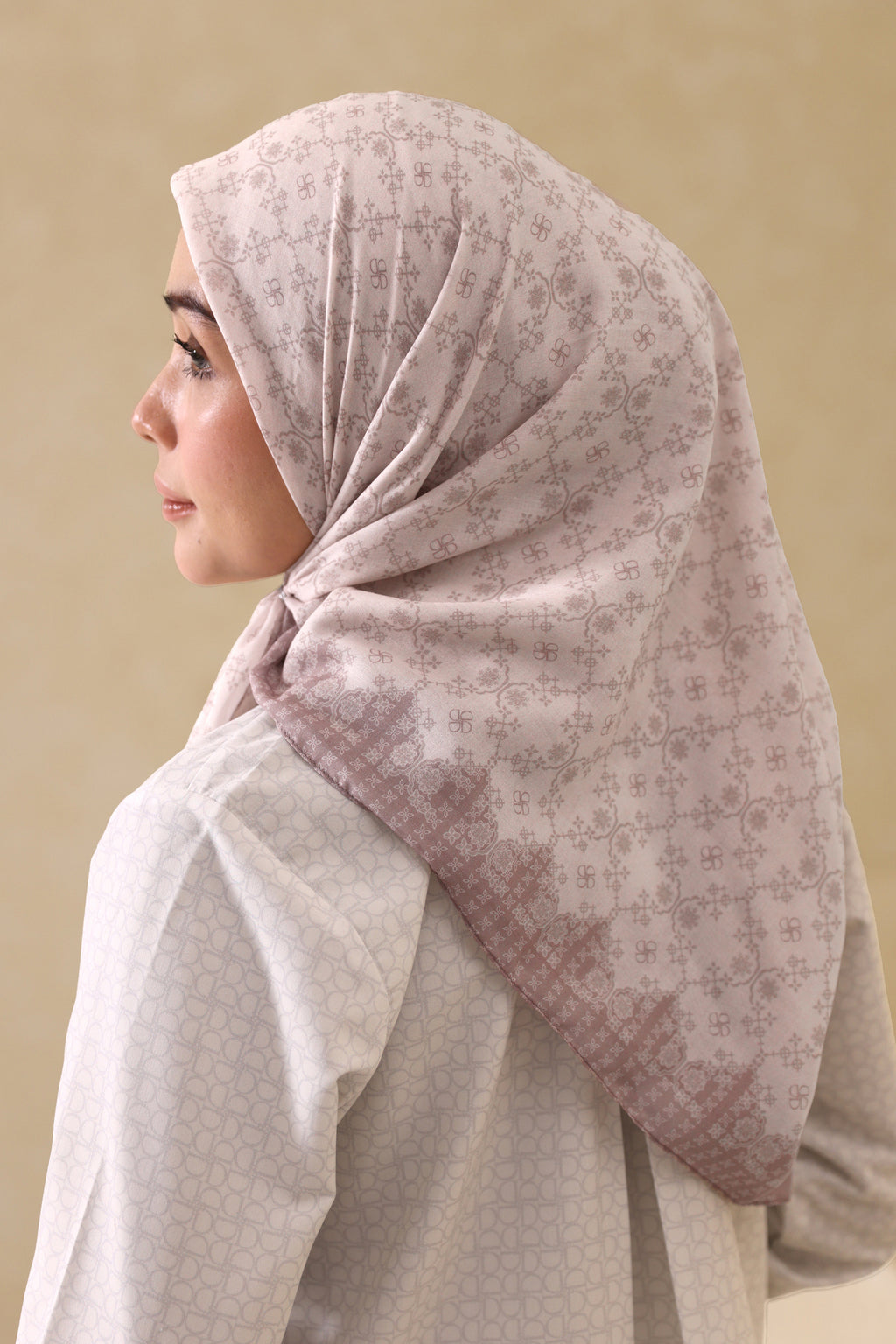 Ultrafine Gianna Scarf Kerudung Segi Empat