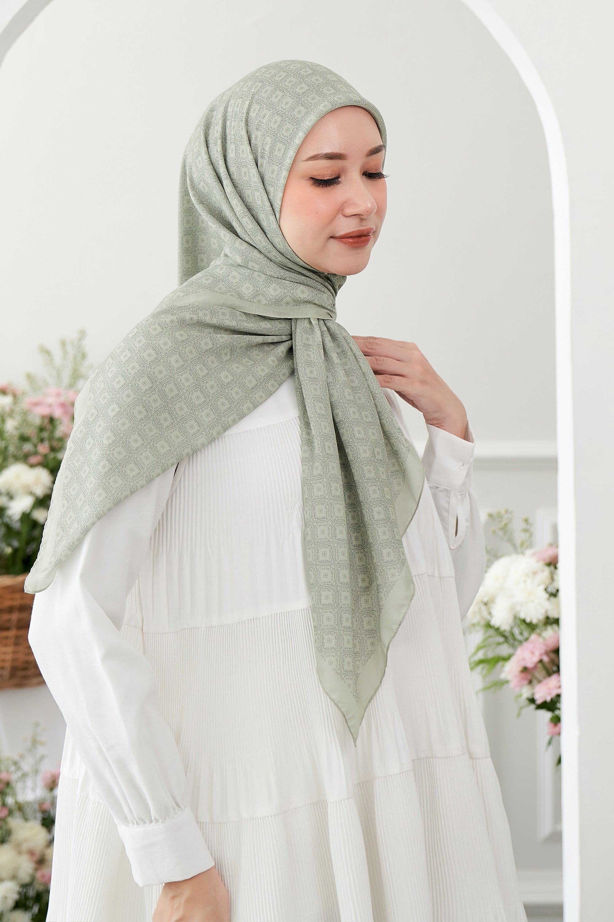 Ultrafine Tania Scarf Kerudung Segi Empat