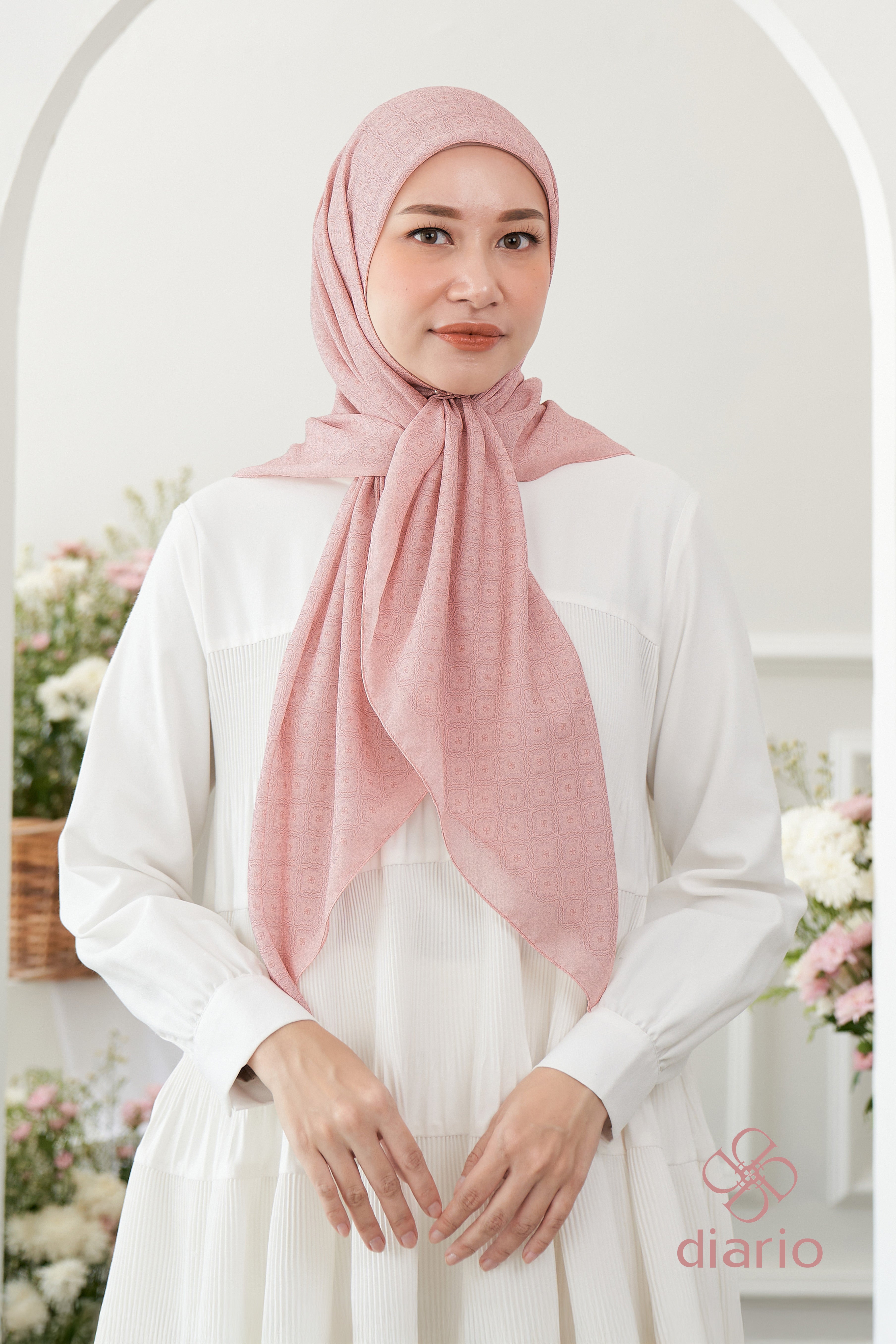 Diario - Ultrafine Tania Scarf Kerudung Segi Empat