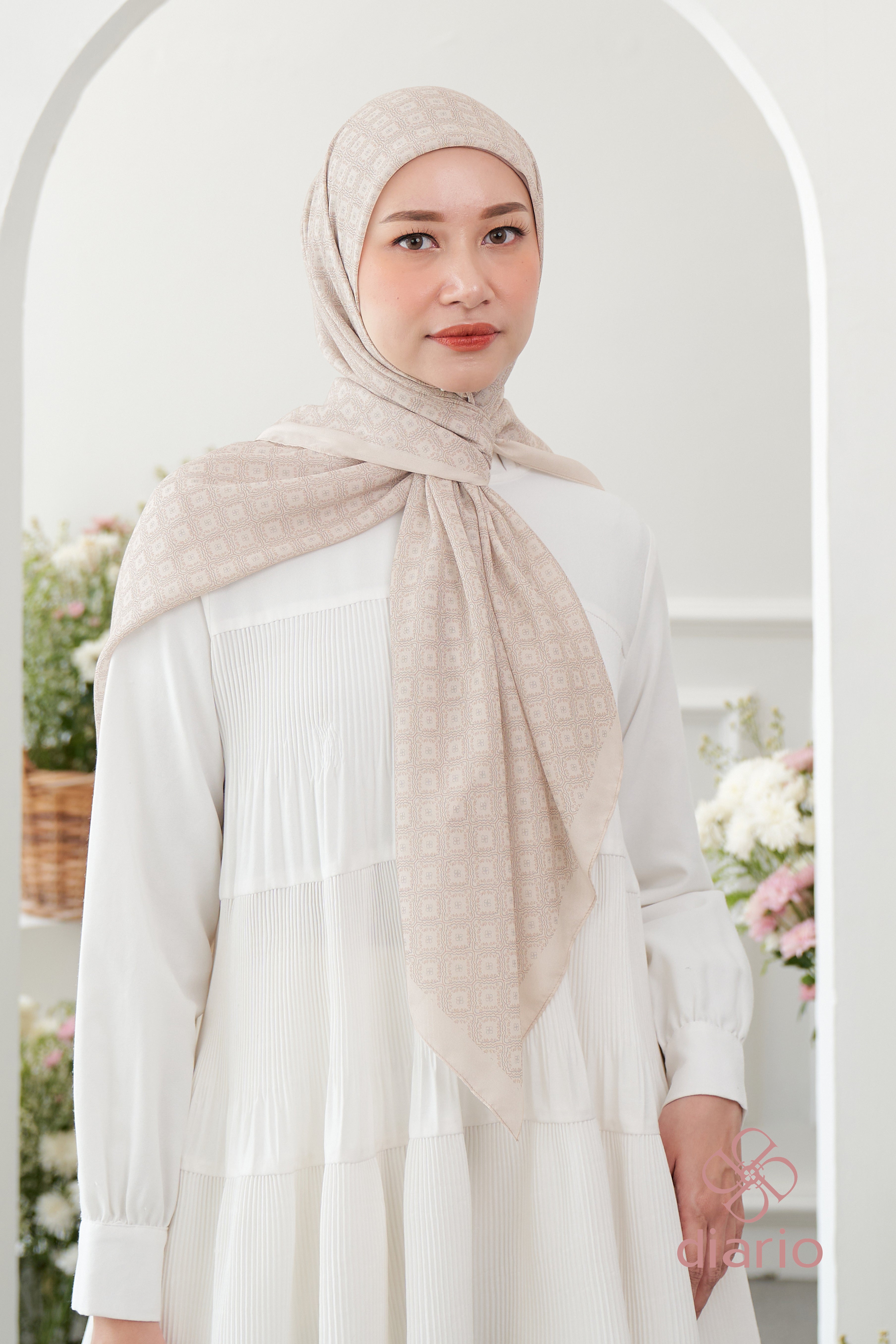 Diario - Ultrafine Tania Scarf Kerudung Segi Empat