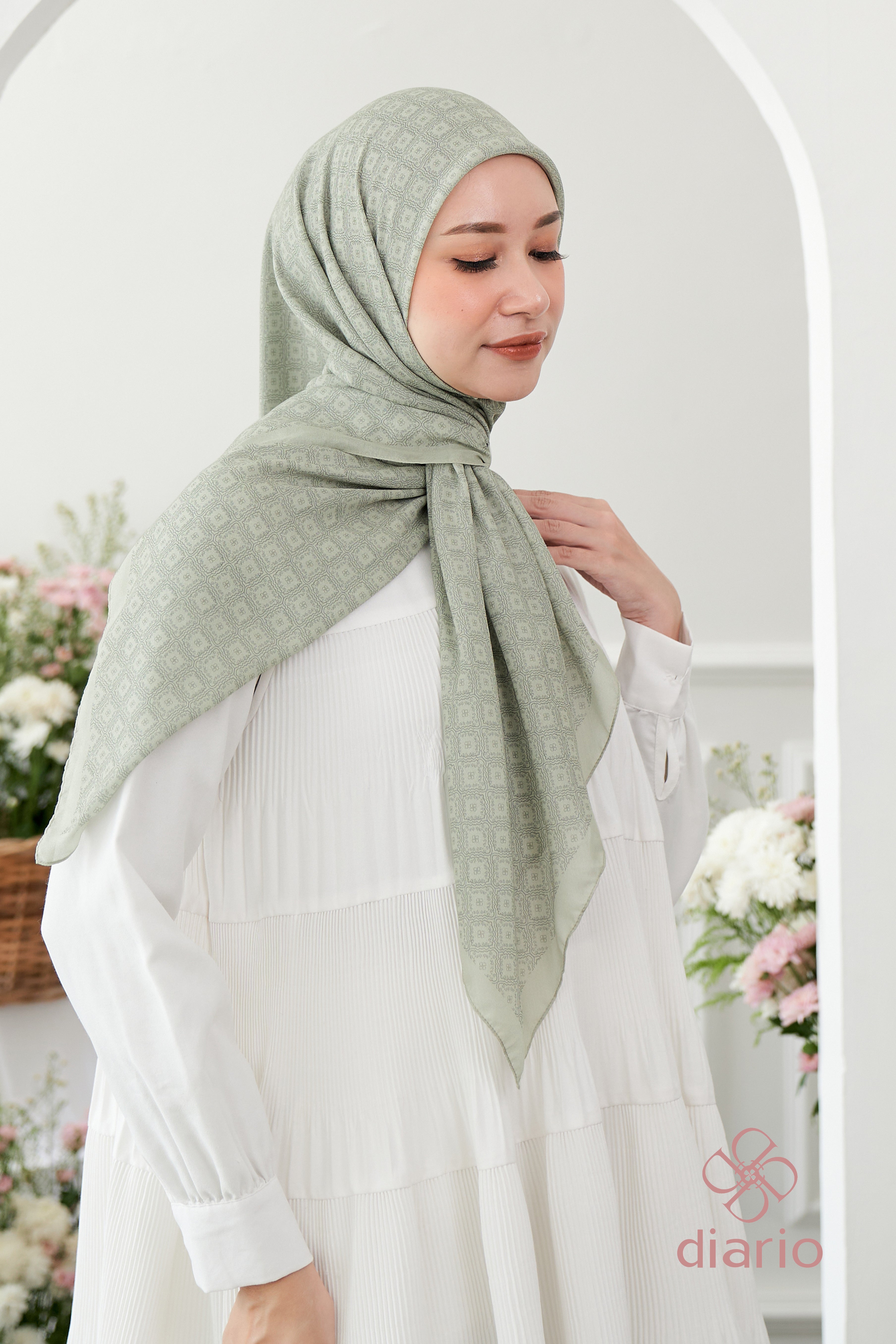 Diario - Ultrafine Tania Scarf Kerudung Segi Empat