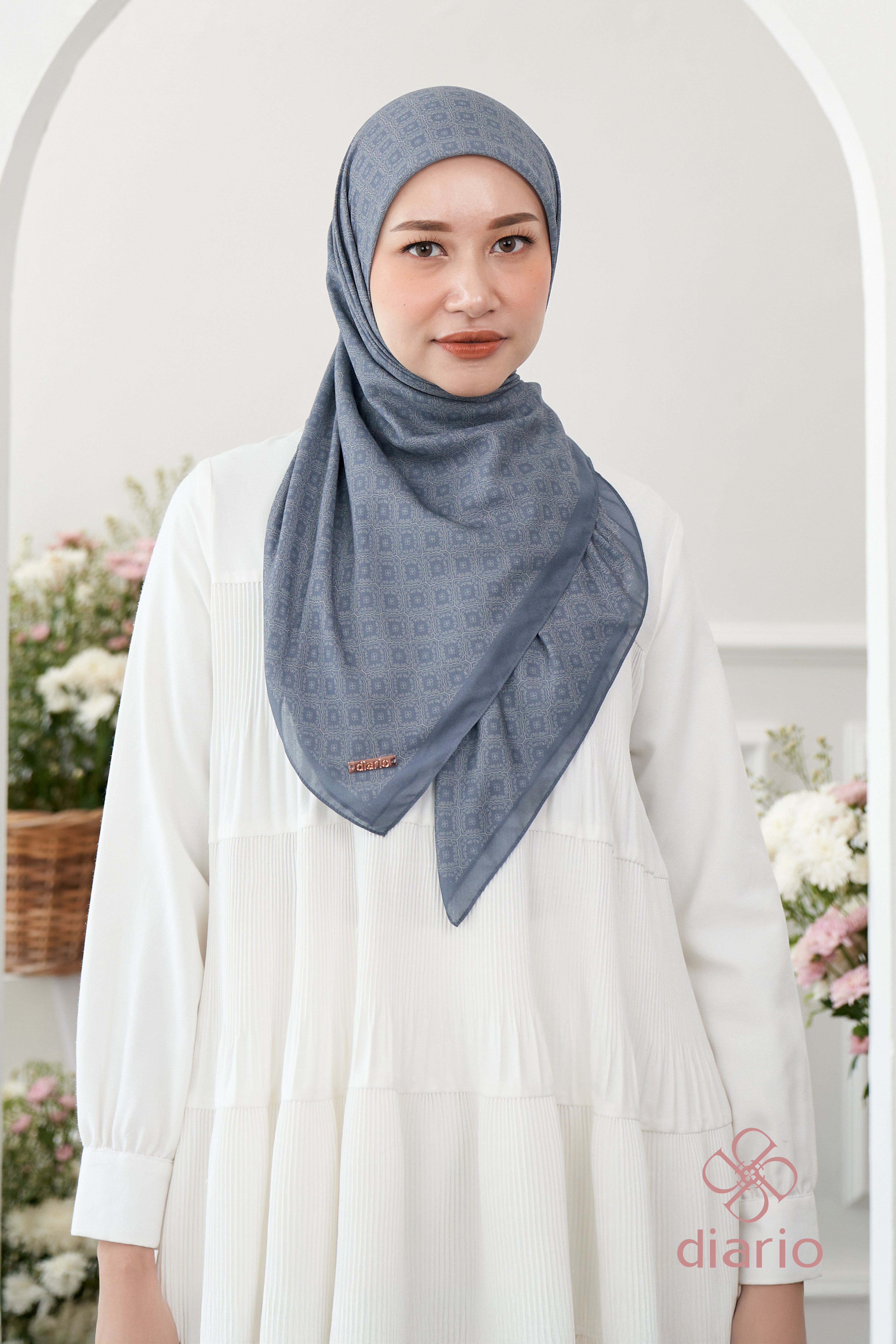 Diario - Ultrafine Tania Scarf Kerudung Segi Empat