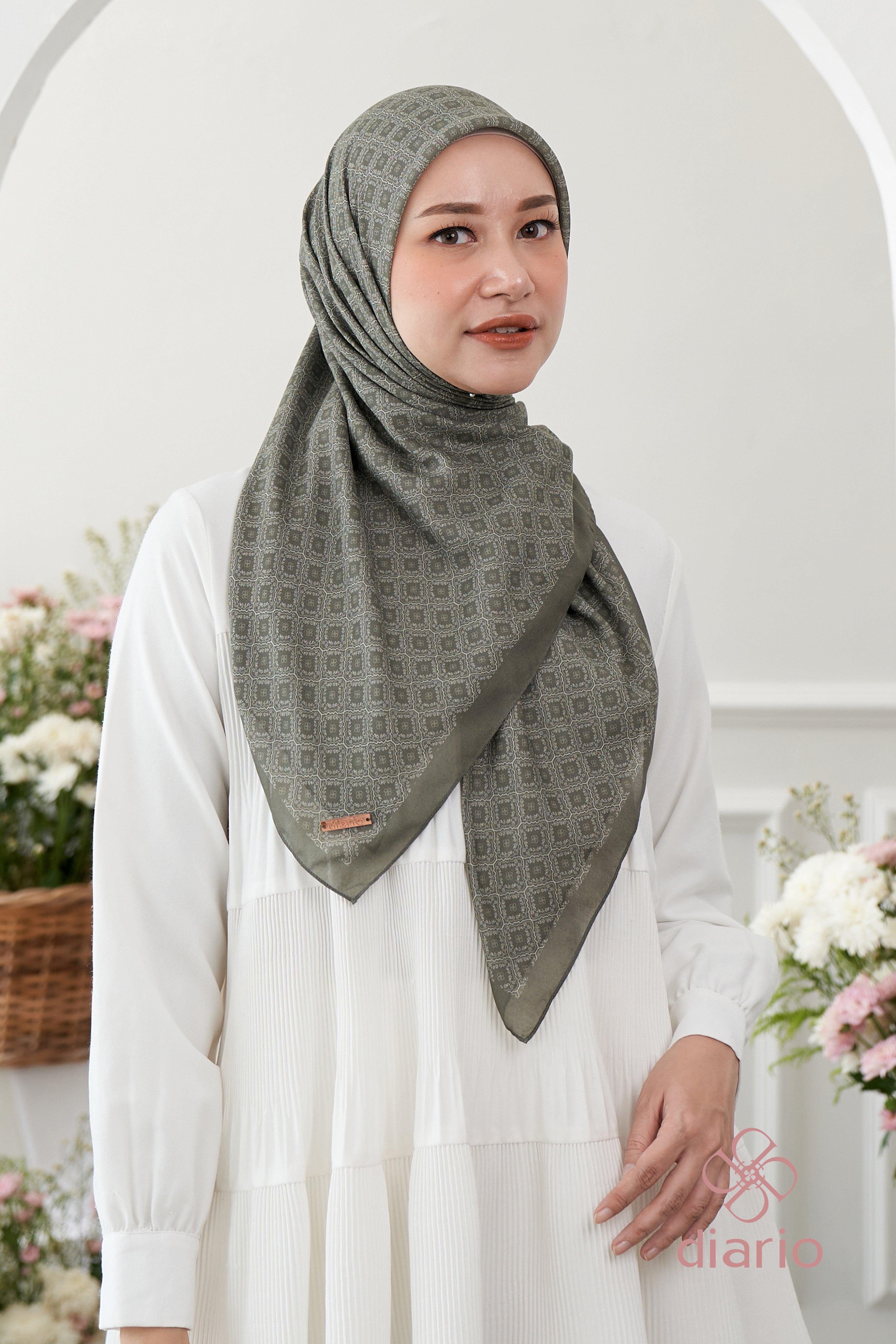 Diario - Ultrafine Tania Scarf Kerudung Segi Empat