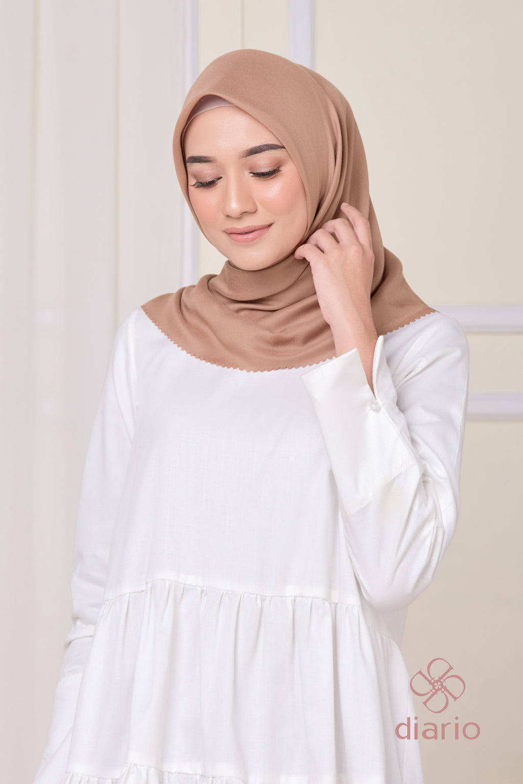 Diario - Kerudung Segi Empat Ultimate LC Plain Scarf
