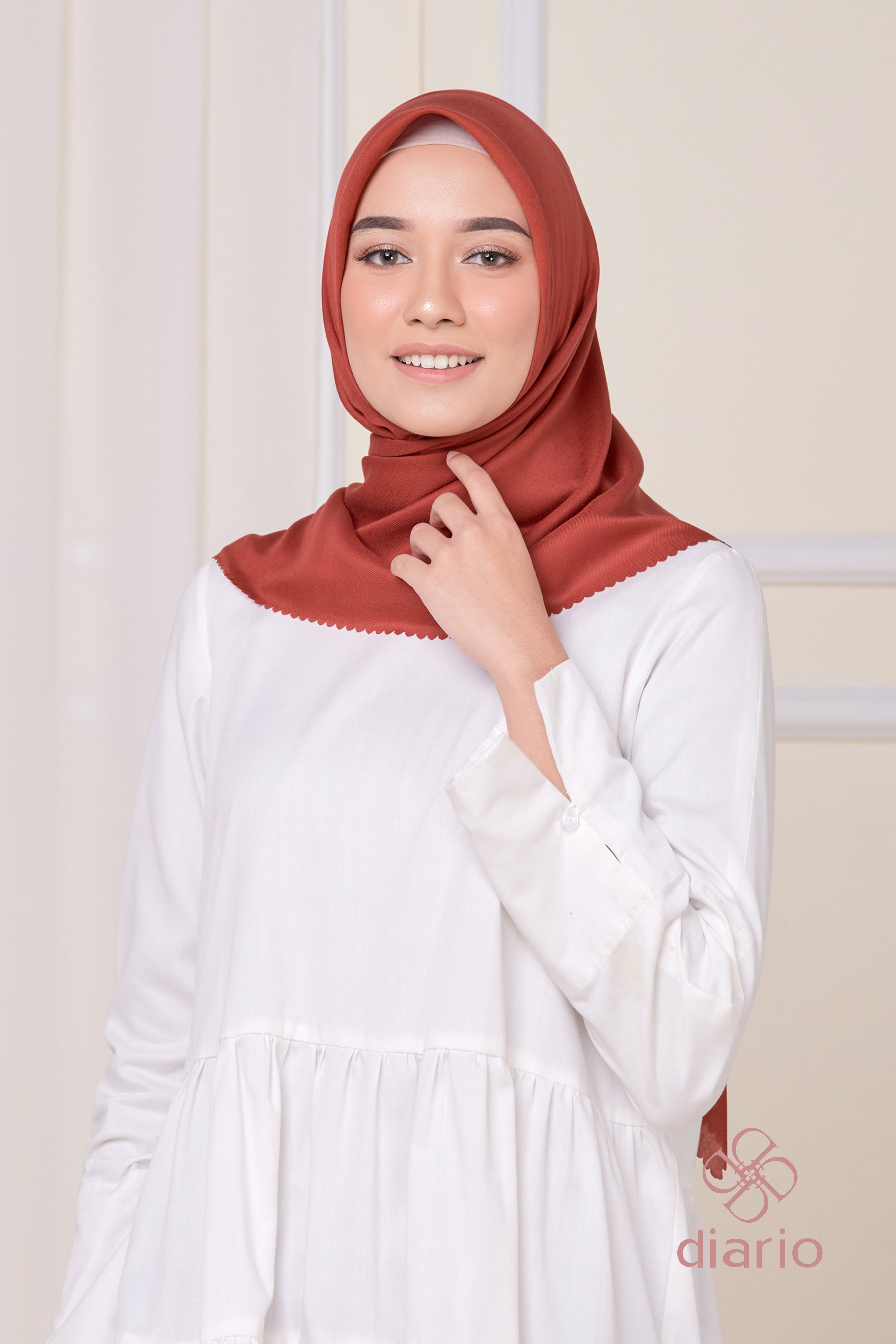 Diario - Kerudung Segi Empat Ultimate LC Plain Scarf