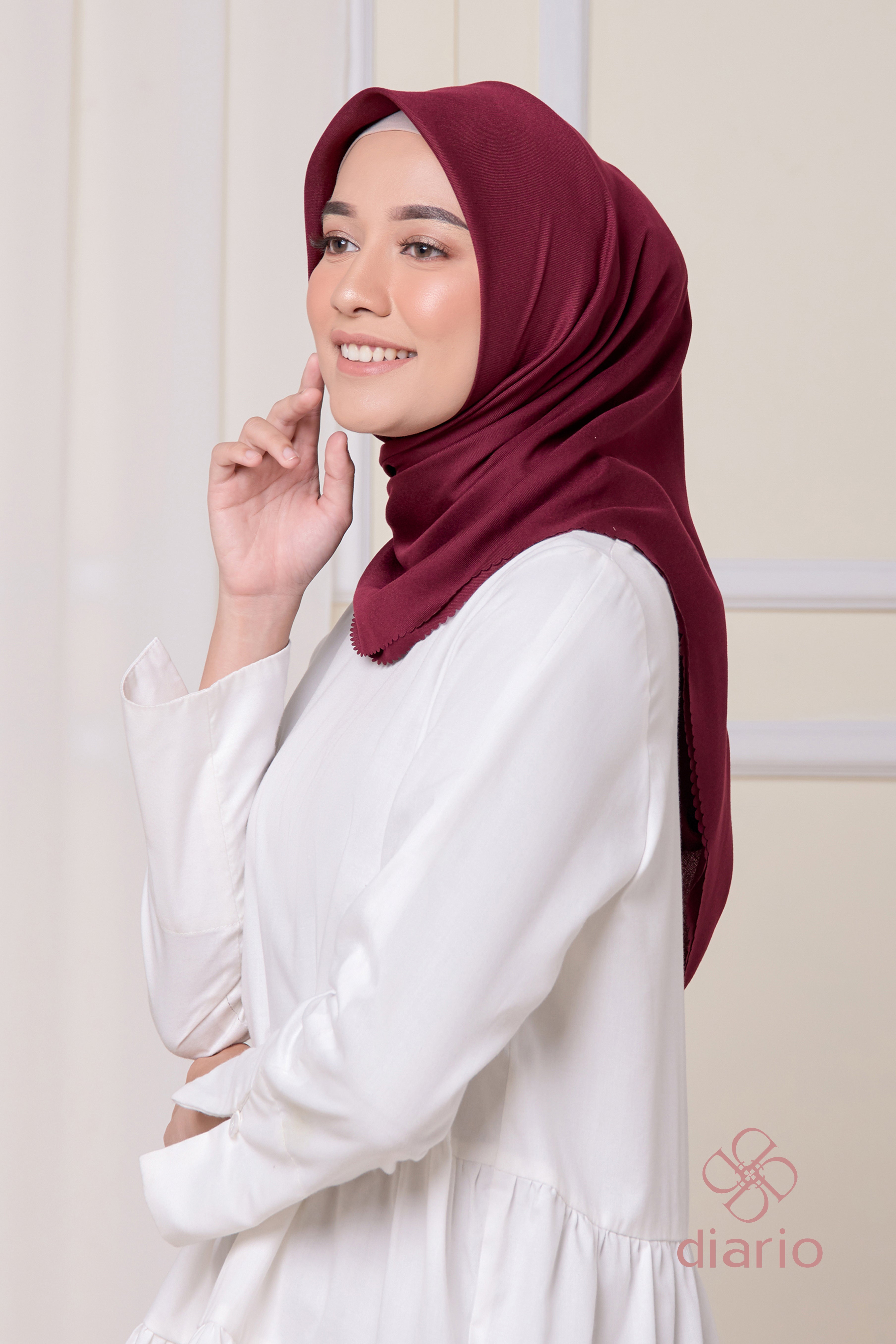 Diario - Kerudung Segi Empat Ultimate LC Plain Scarf