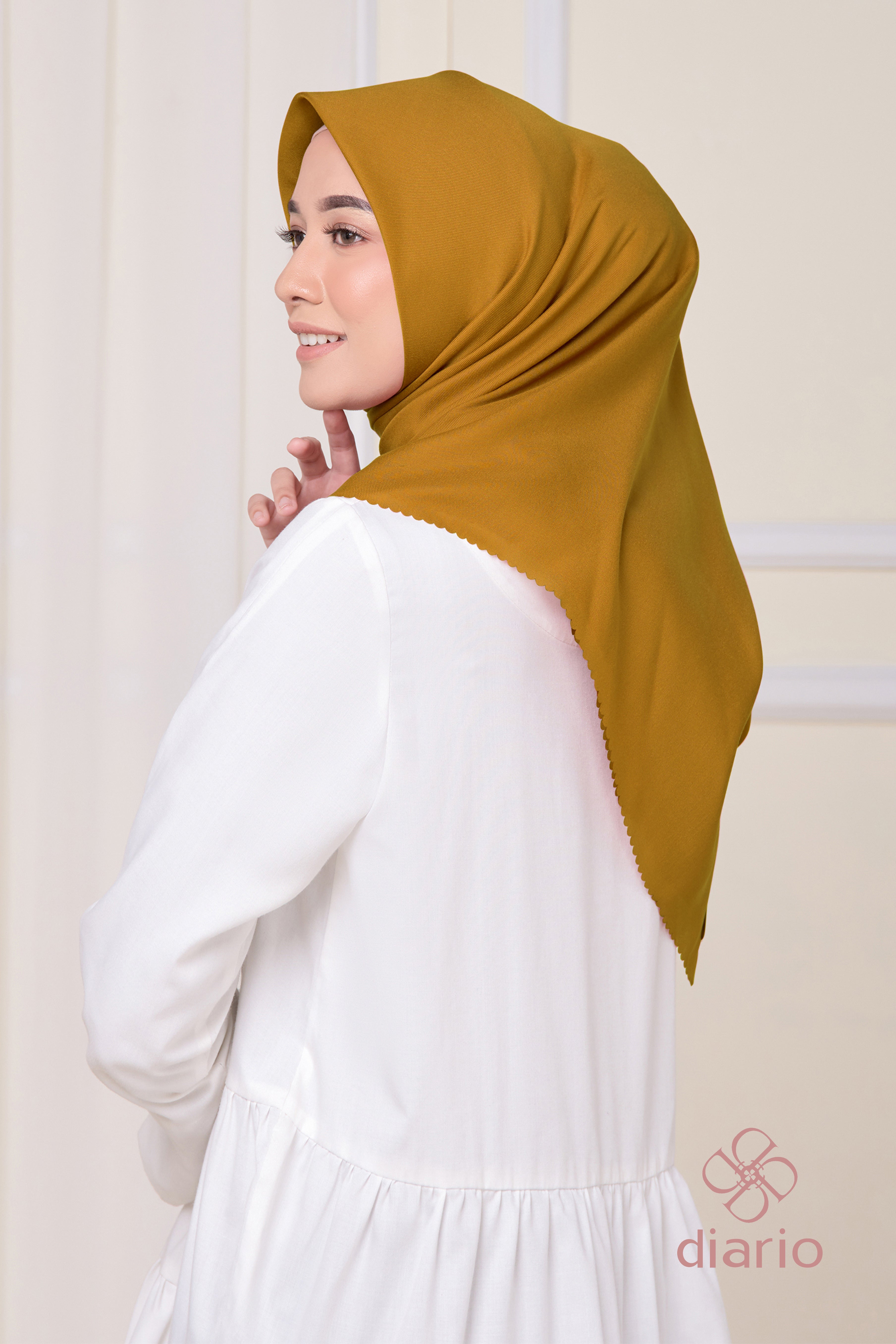 Diario - Kerudung Segi Empat Ultimate LC Plain Scarf