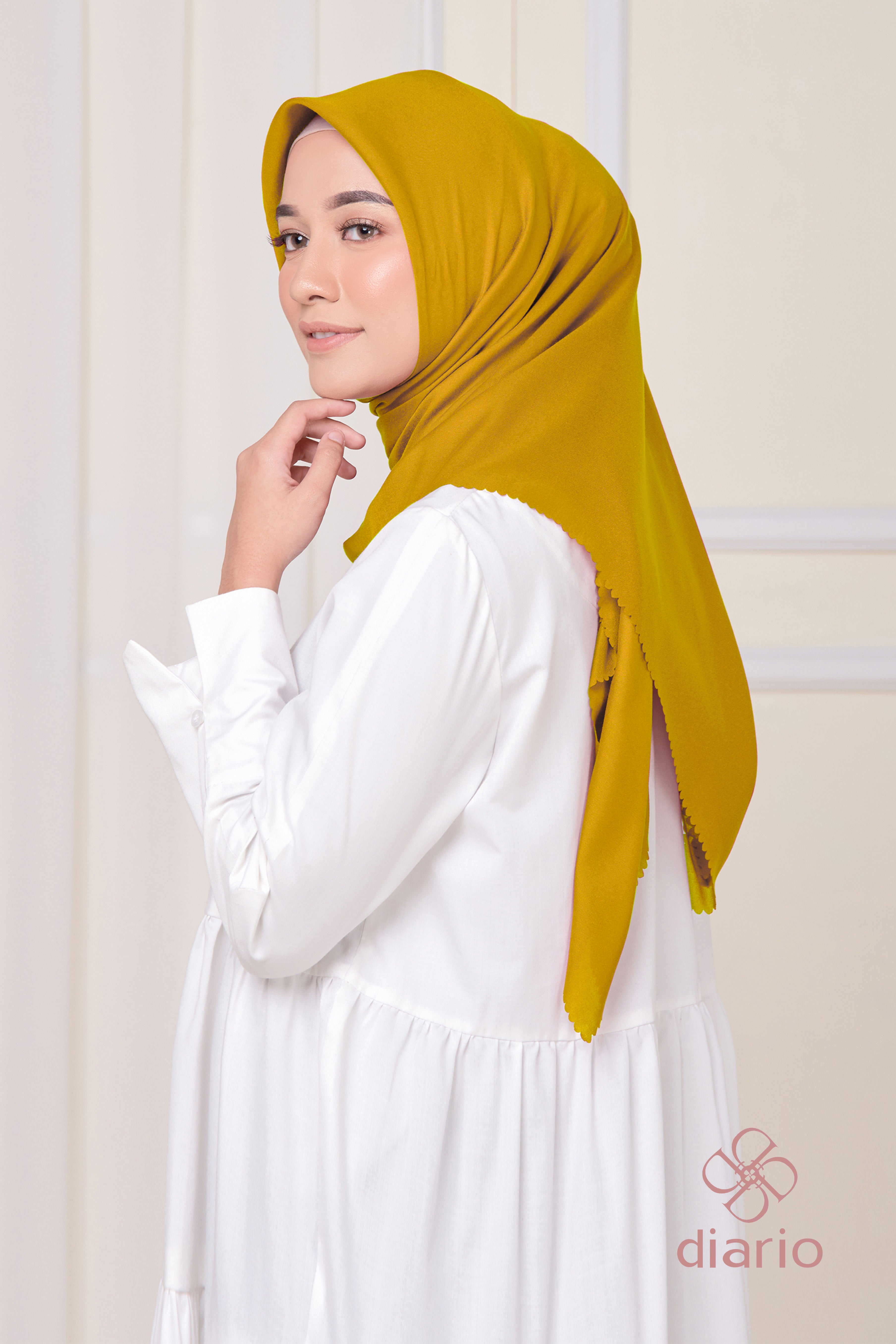 Diario - Kerudung Segi Empat Ultimate LC Plain Scarf