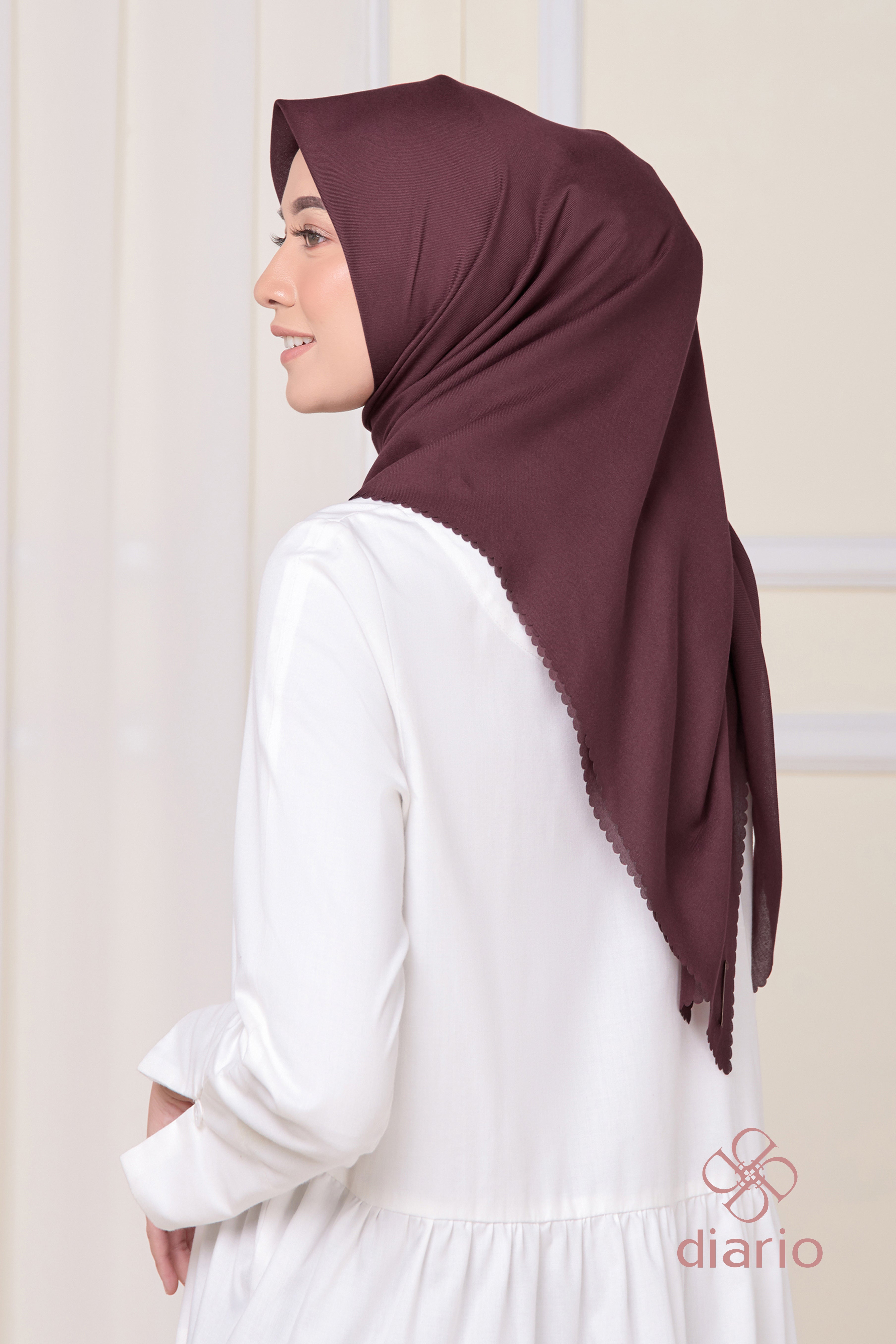 Diario - Kerudung Segi Empat Ultimate LC Plain Scarf