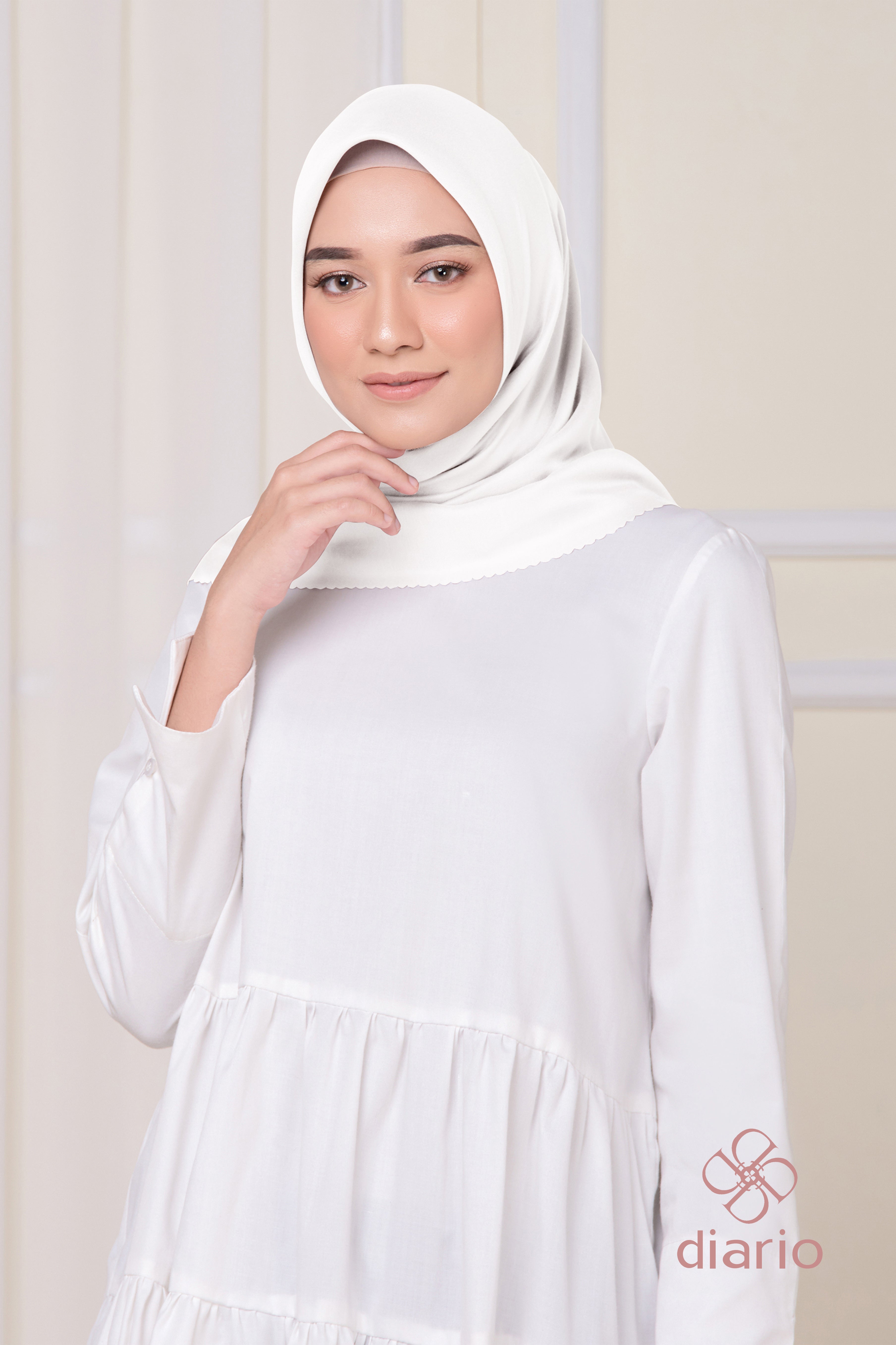 Diario - Kerudung Segi Empat Ultimate LC Plain Scarf