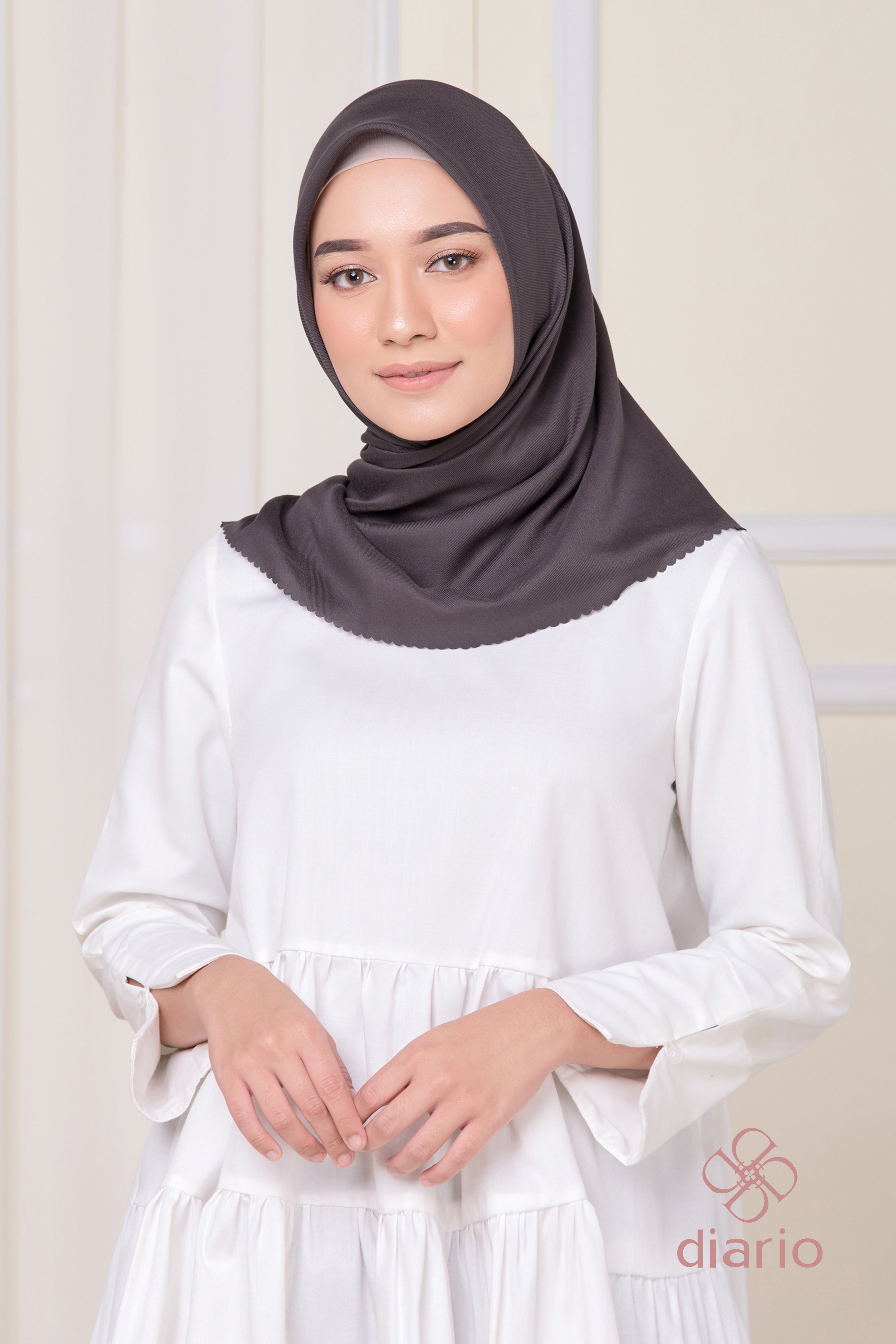 Diario - Kerudung Segi Empat Ultimate LC Plain Scarf